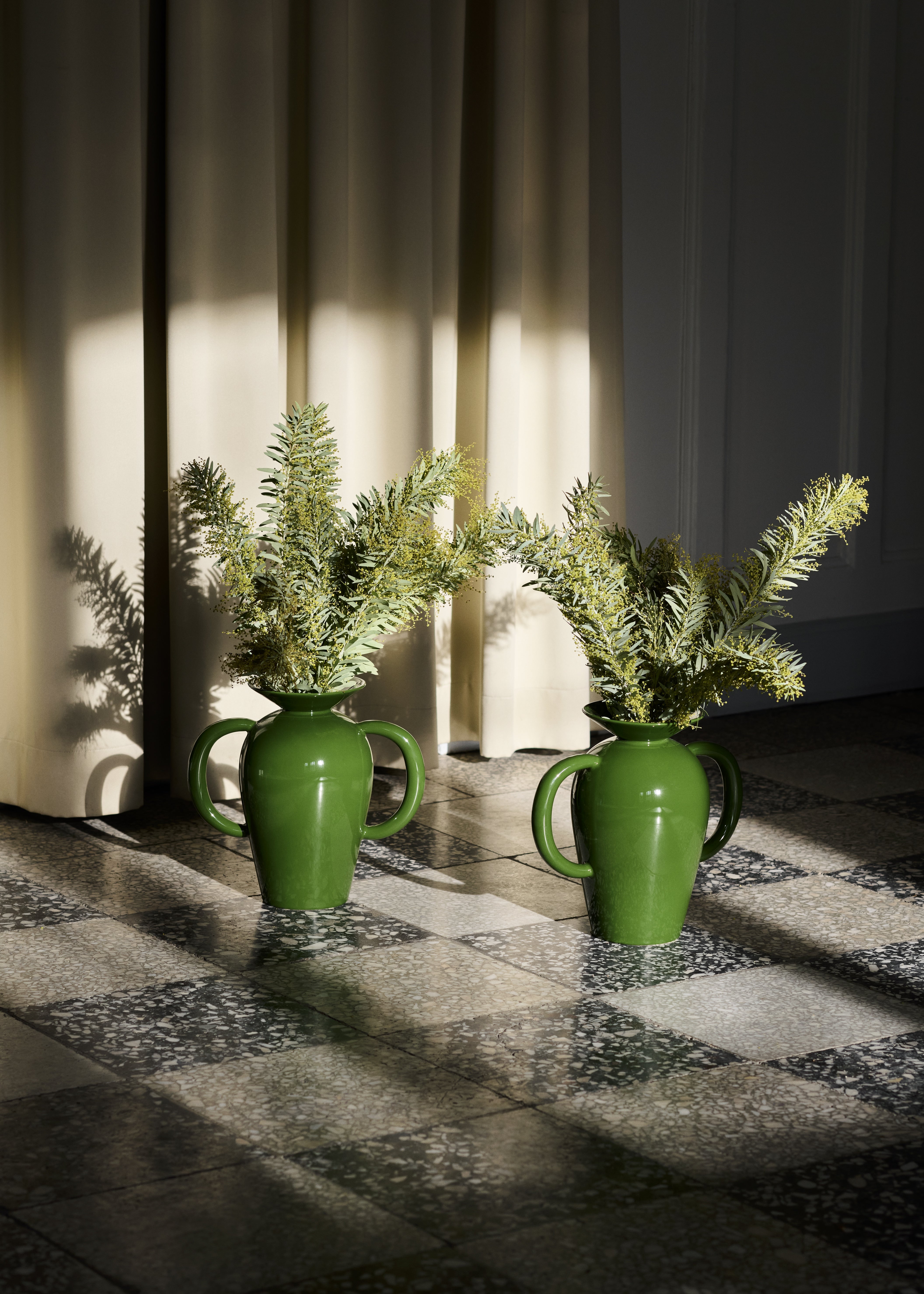 MOMENTO JH41 Vase in Emerald Green