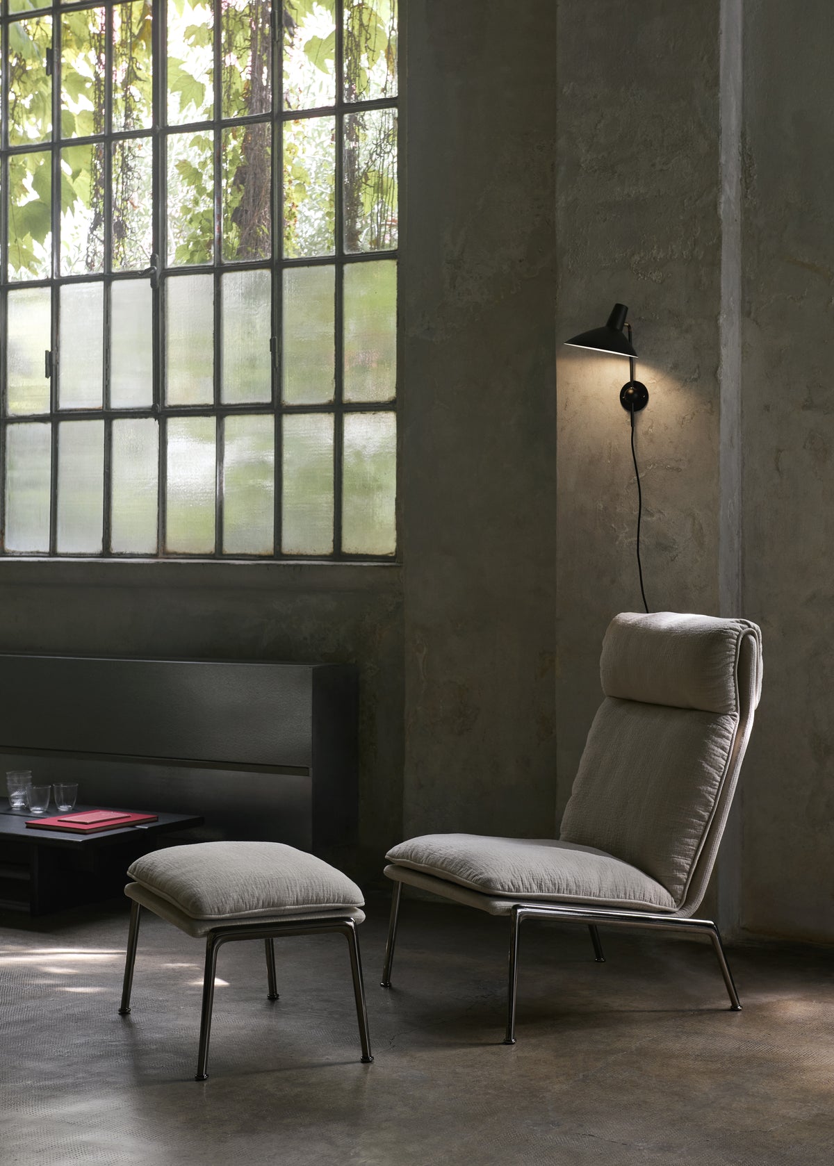 TRIPOD HM12 Wall Lamp in Black
