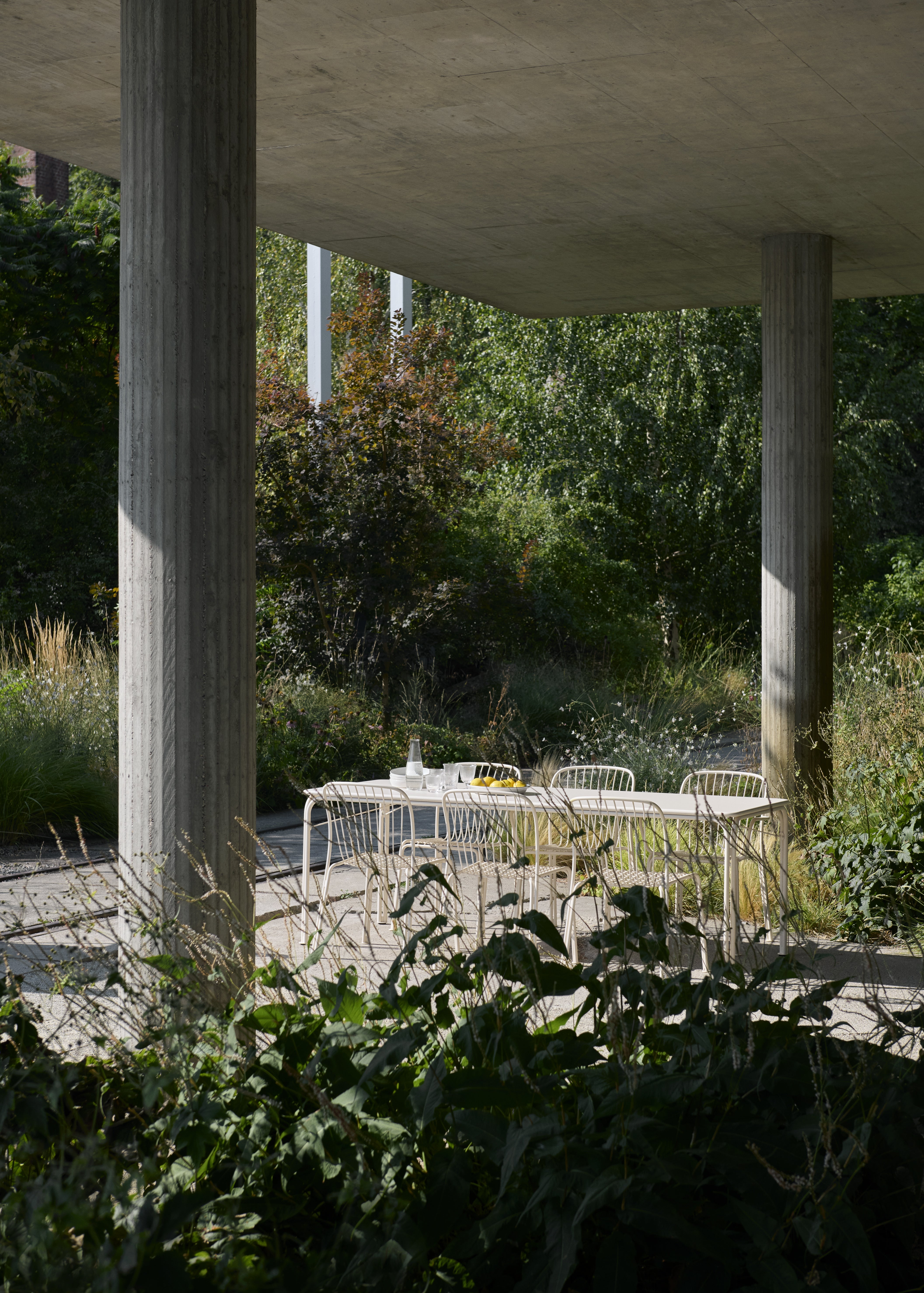 THORVALD outdoor table dark green