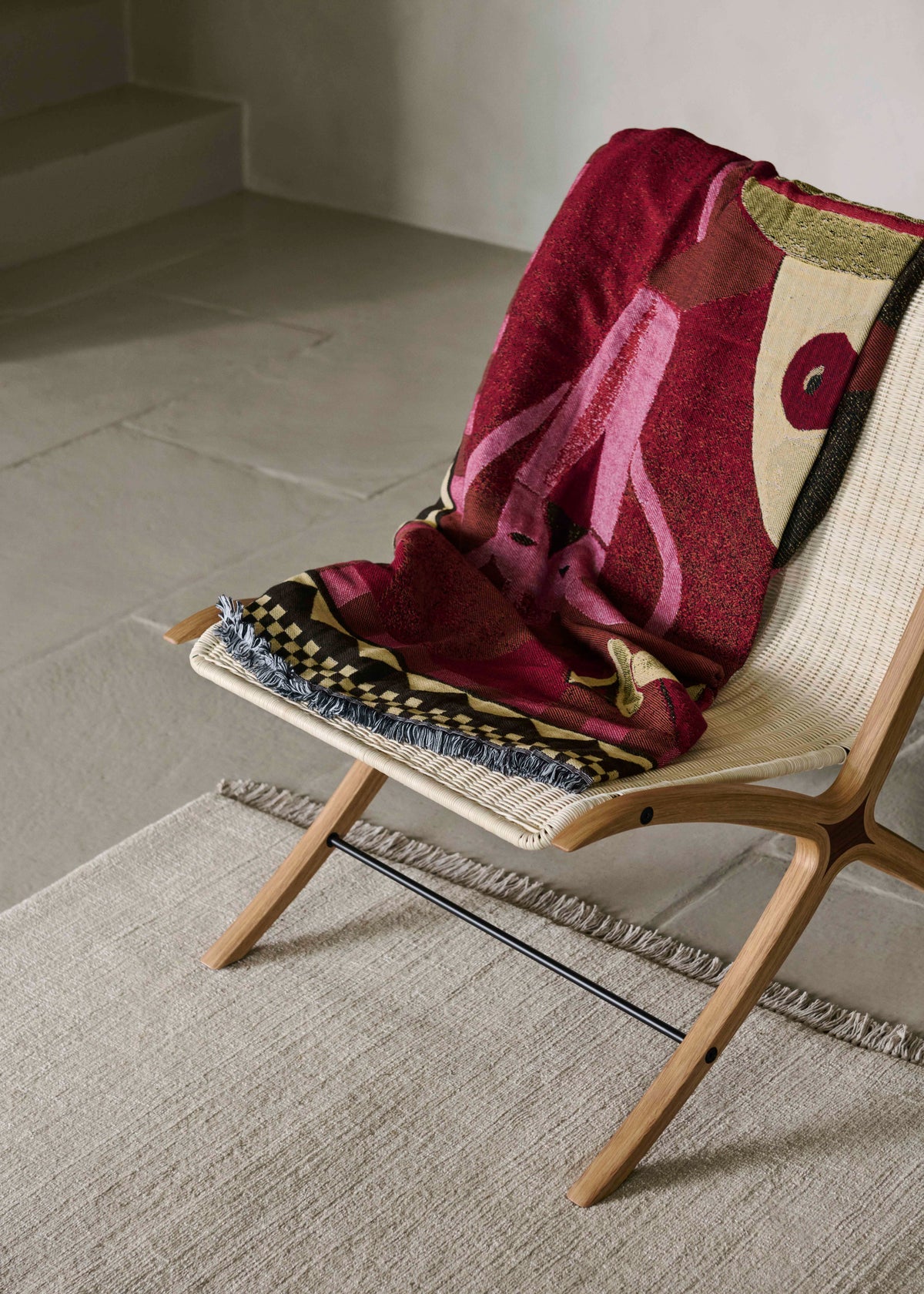 MOMENTO JH46 bedspread in burgundy with cream
