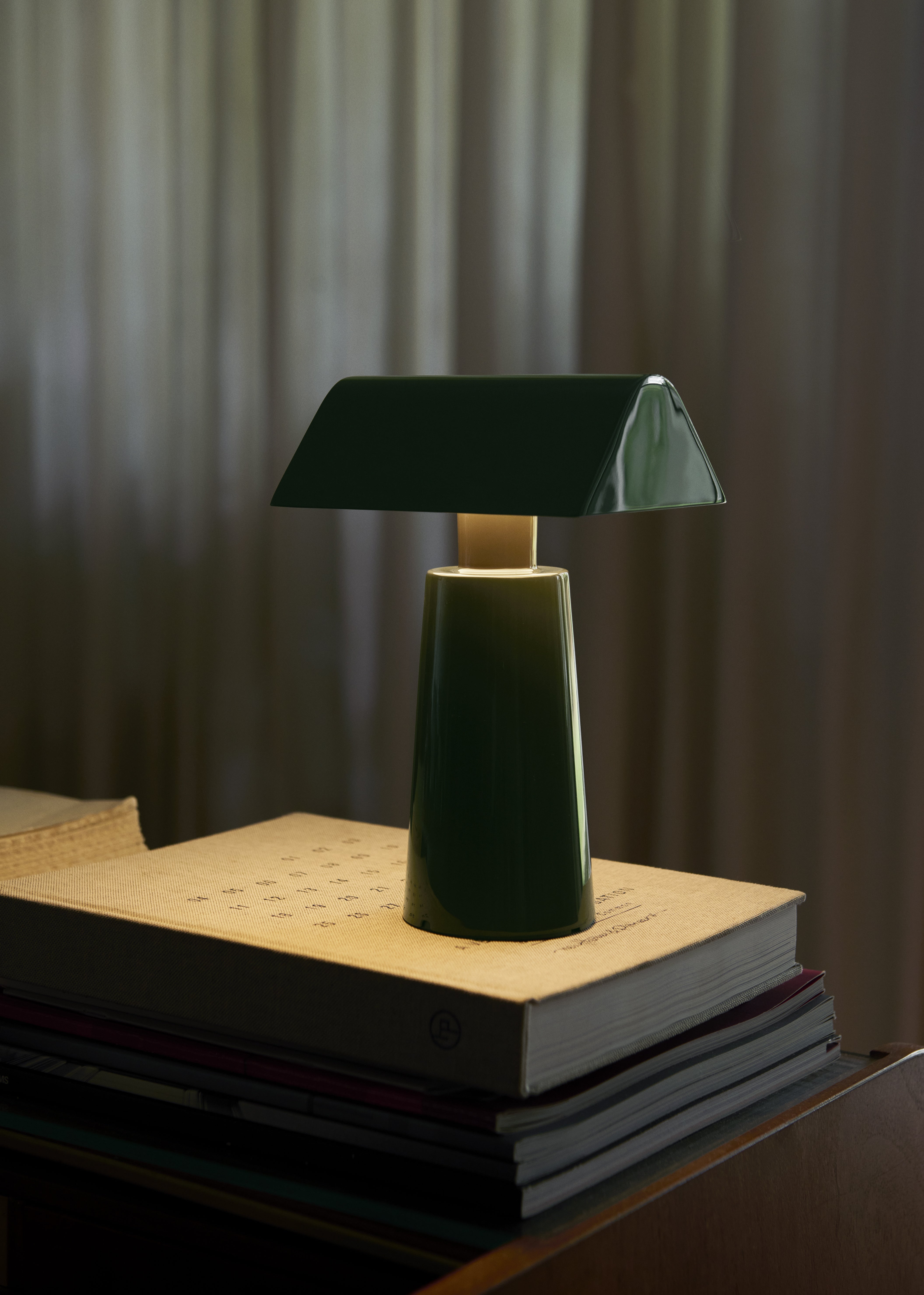 Portable lamp CARET MF1 dark green