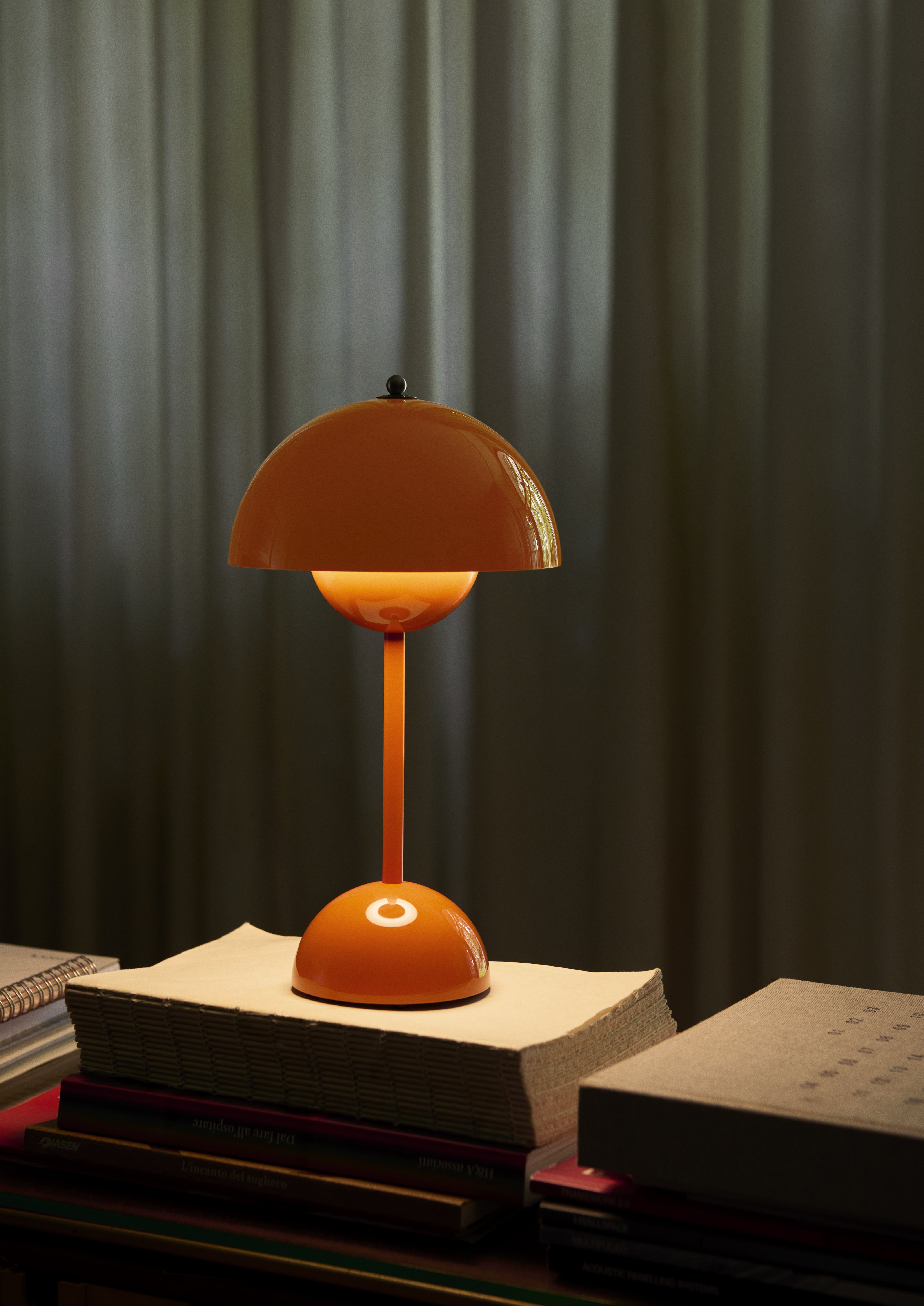 FLOWERPOT VP9 Portable Lamp in Orange