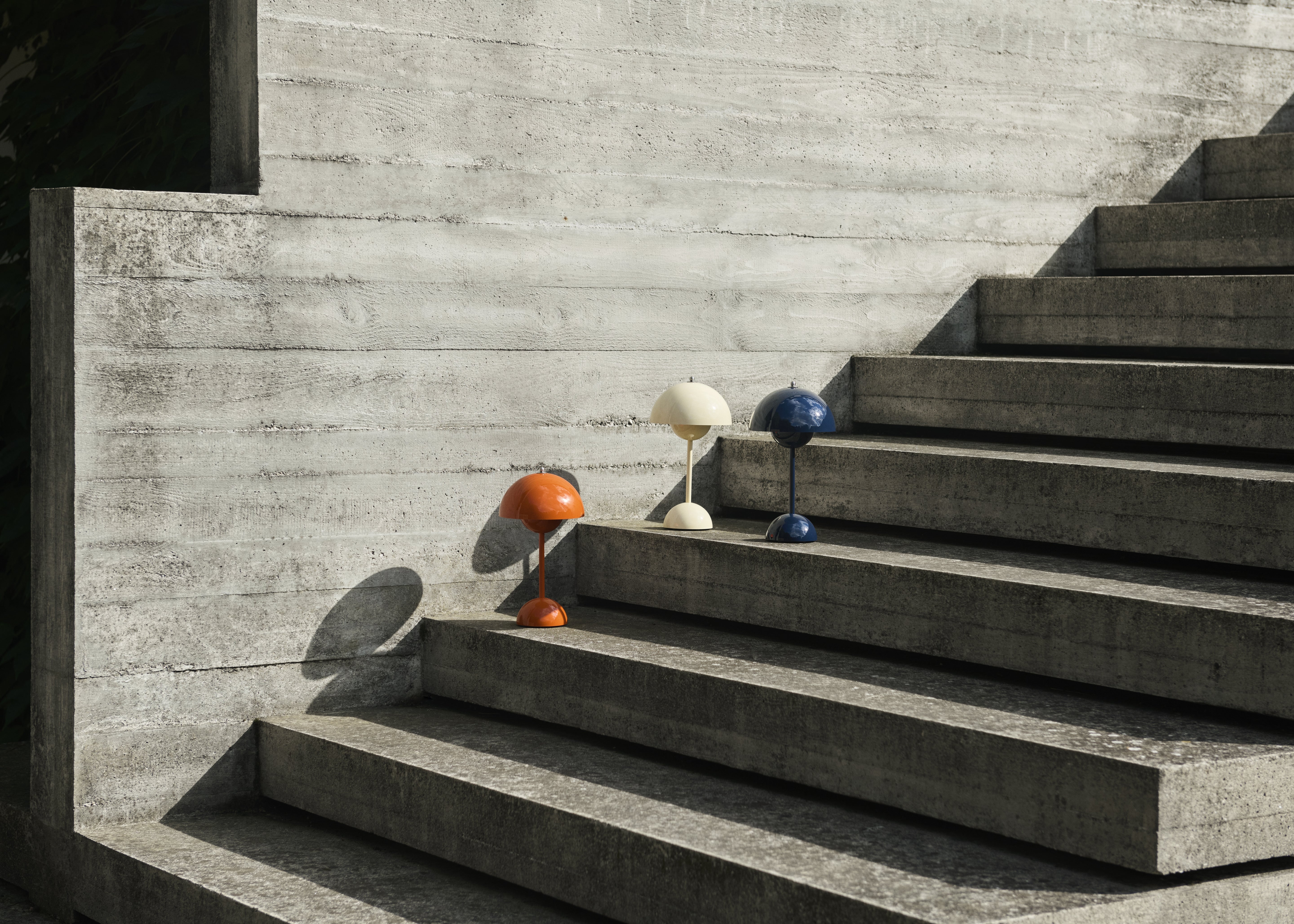 FLOWERPOT VP9 Portable Lamp in Orange