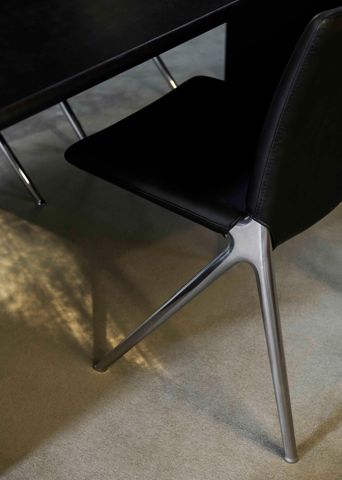 KAPE IF7 Upholstered Chair with Black Base