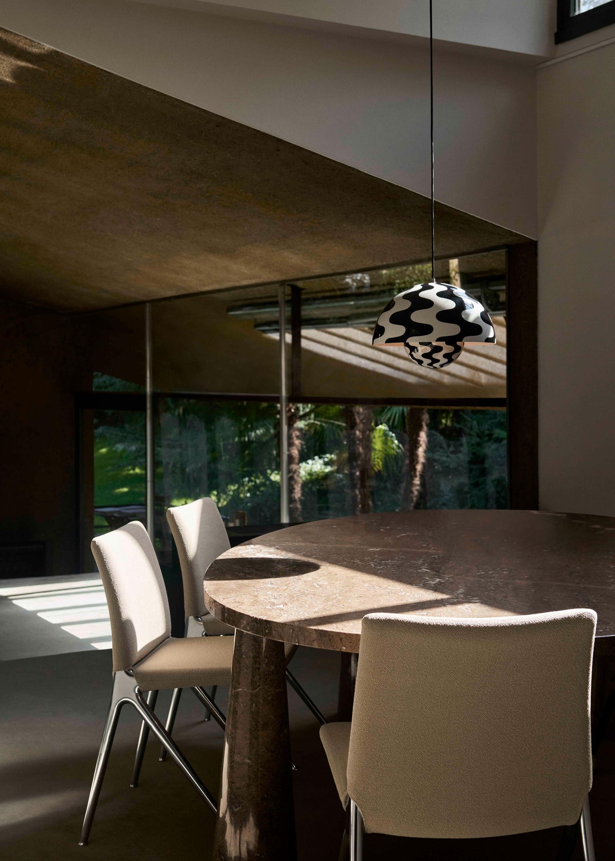 KAPE IF7 Upholstered Chair with Black Base