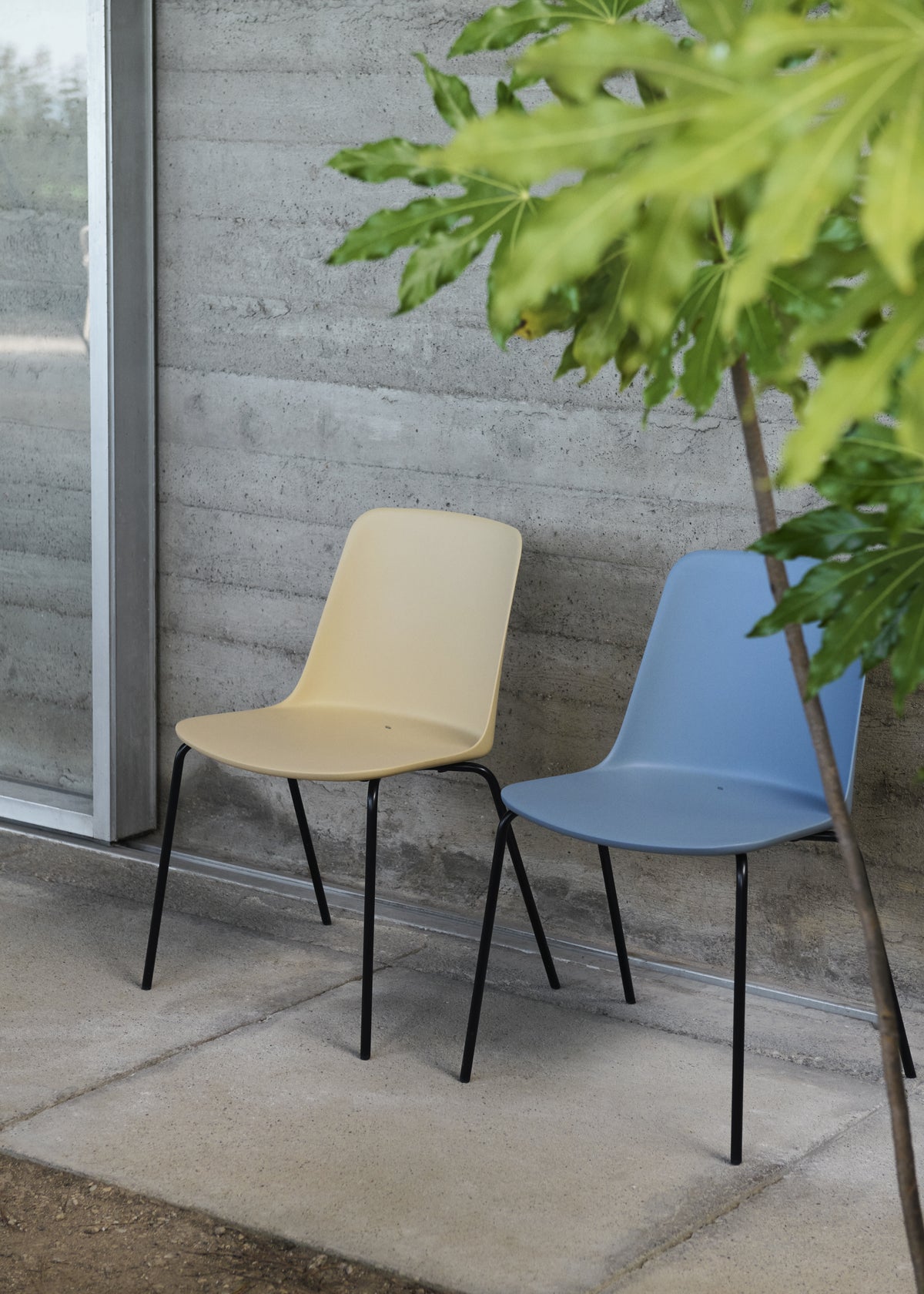 Outdoor Chair Rely HW138 Red-Brown with Black Steel Base