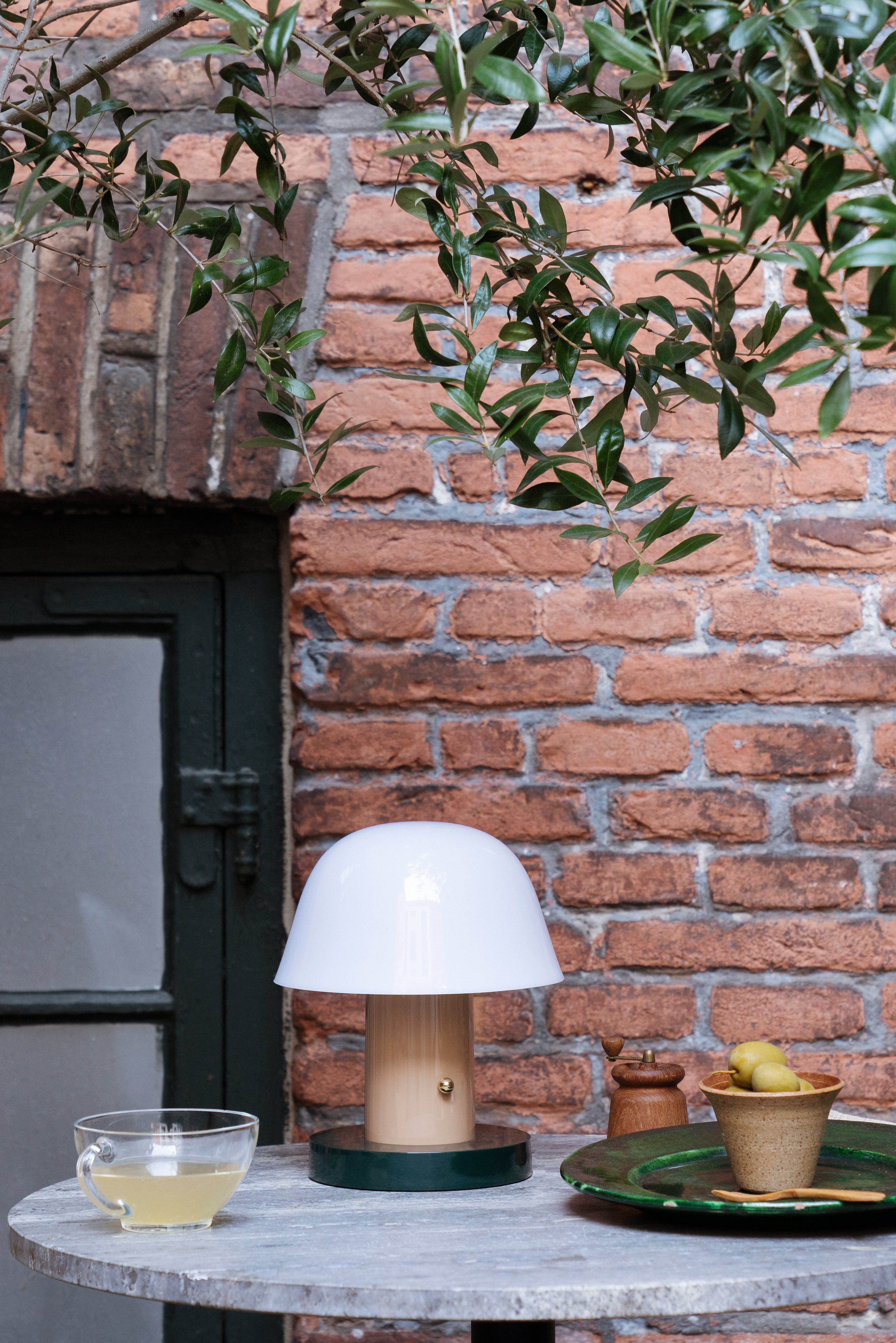 Portable lamp SETAGO JH27 with a cream shade and a beige-green base.