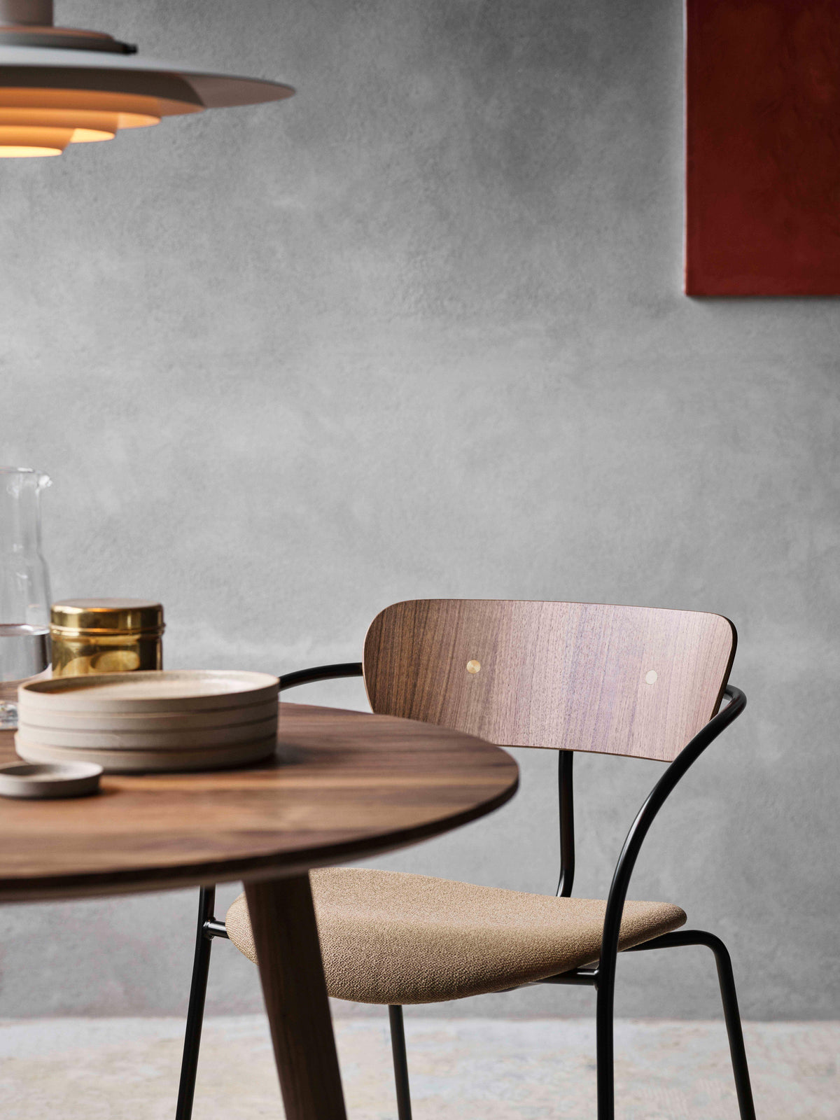 IN BETWEEN Round Table Smoked Oiled Oak