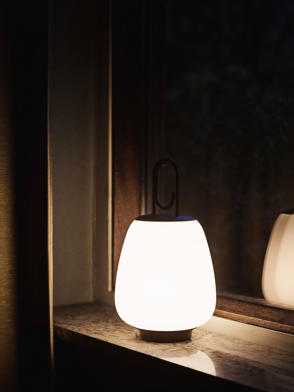 Portable outdoor lamp LUCCA SC51 white with black finish