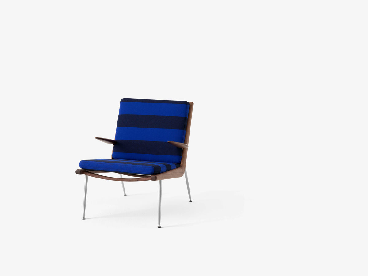 BOOMERANG HM2 Armchair with Walnut Frame and Steel Base