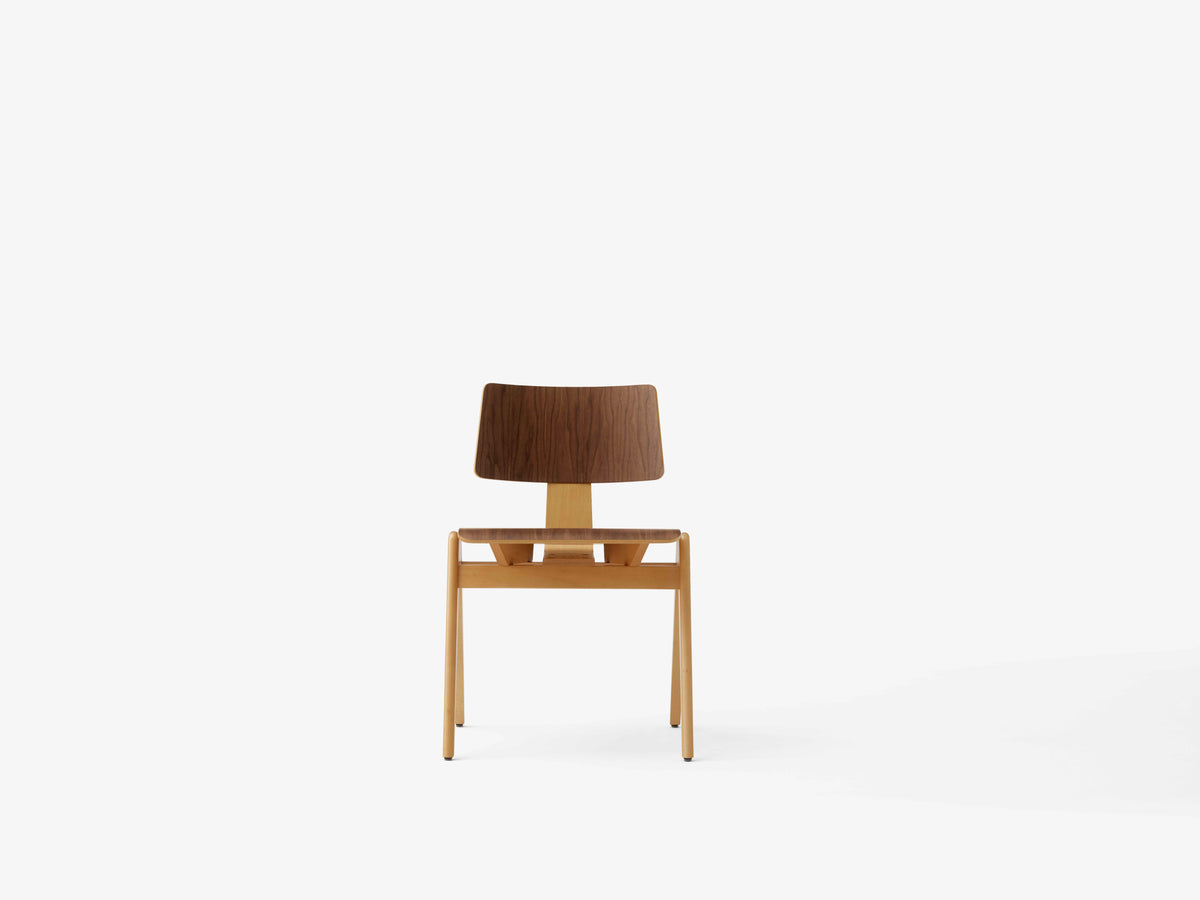 DAYSTAK RD1 Chair made of beech wood with walnut finish