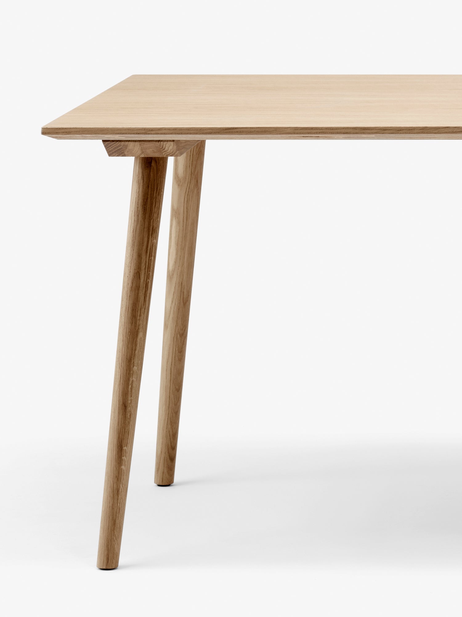 IN BETWEEN Table lacquered oak