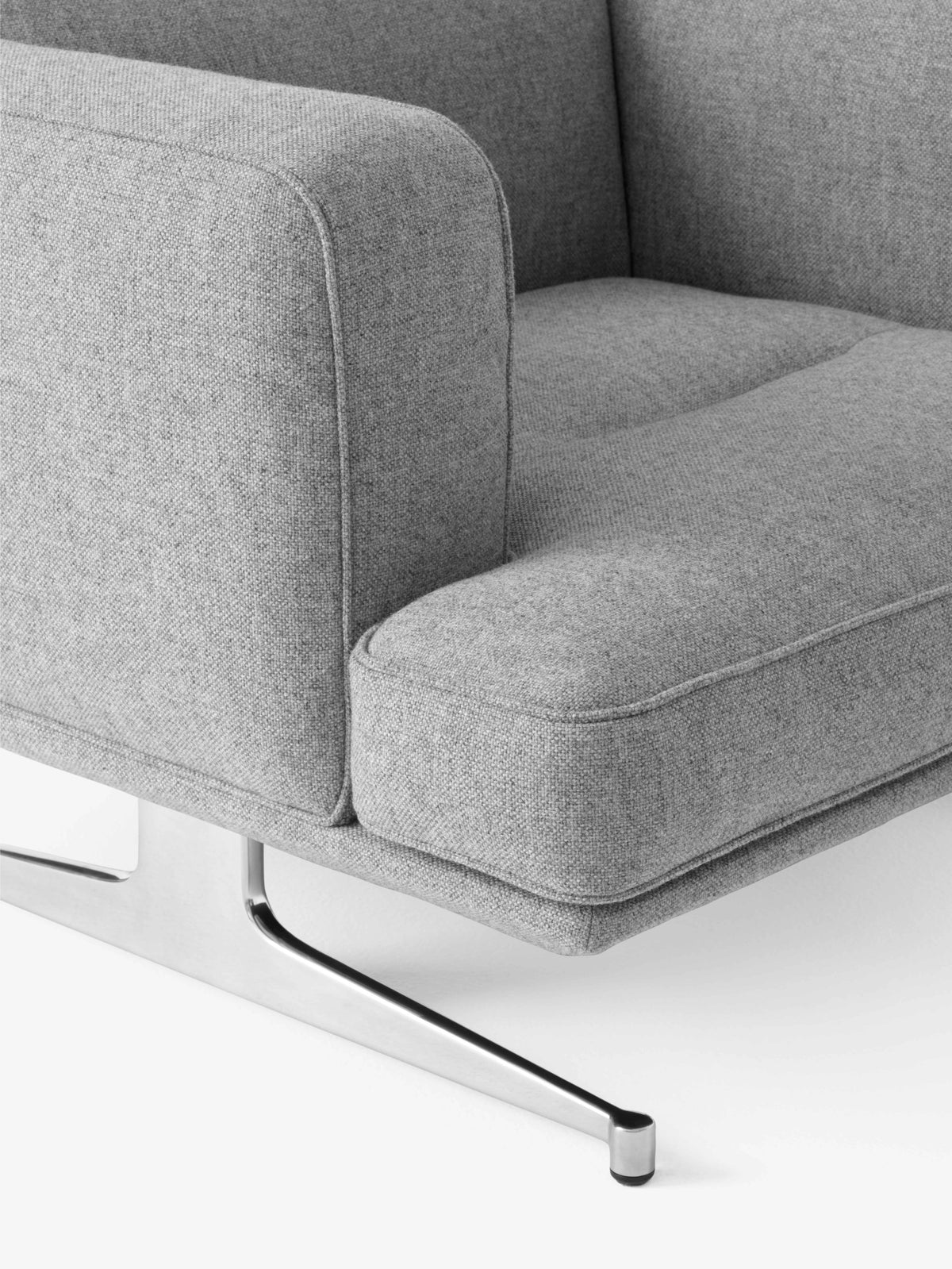 INLAND AV21 upholstered armchair with an aluminum base