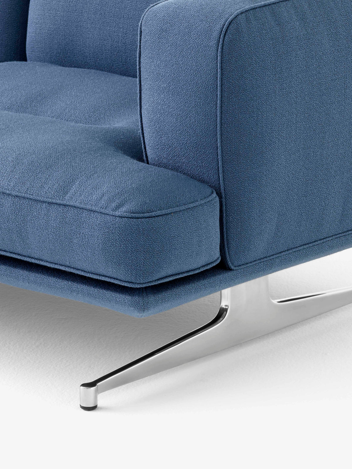 Symmetrical sofa INLAND AV41 upholstered with an aluminum base