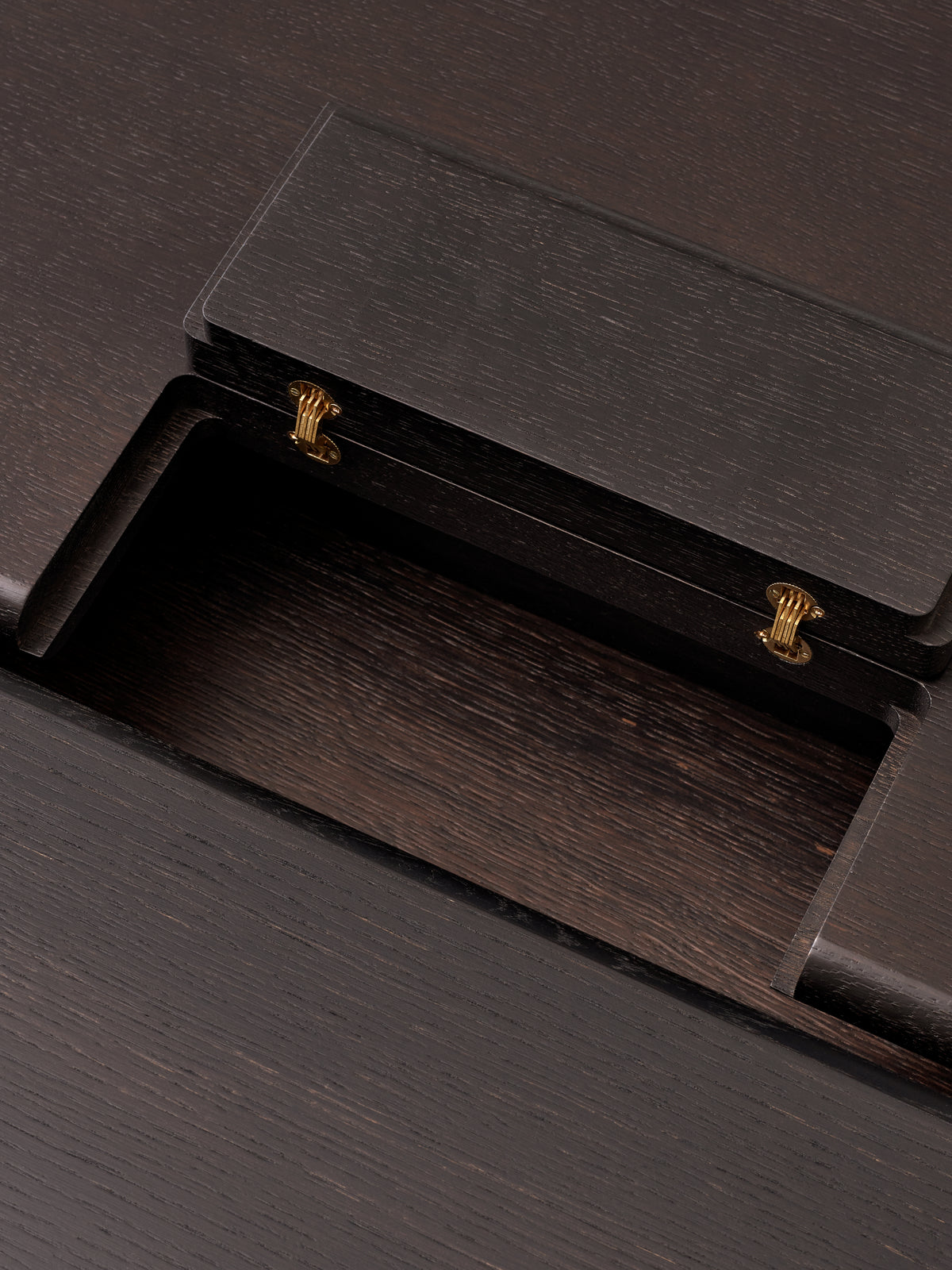 ITA Table dark oak wood