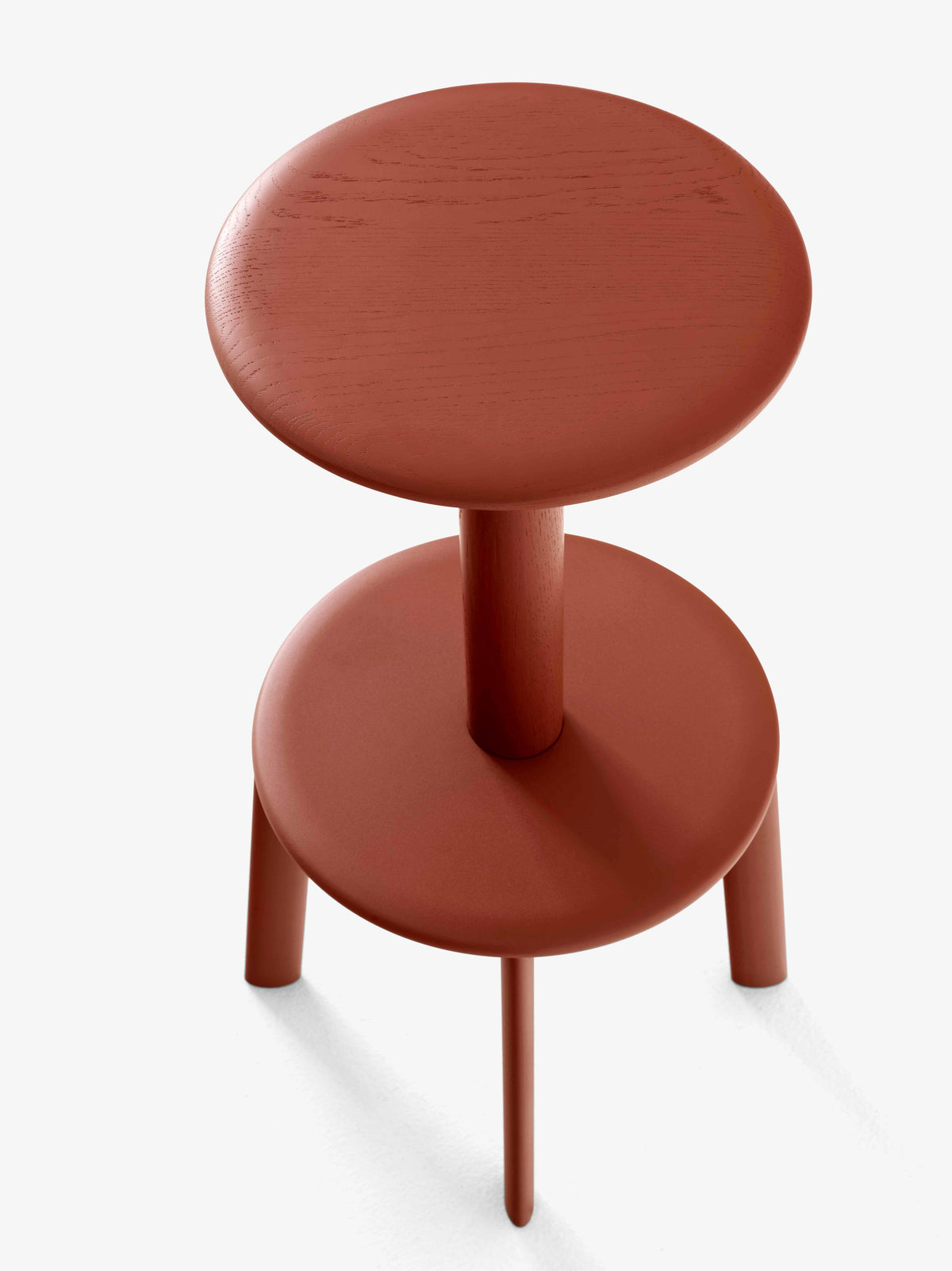 MASSIF Stool in red lacquered oak with a steel base