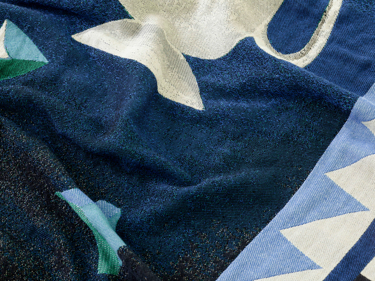 MOMENTO JH46 bedspread in navy blue with beige