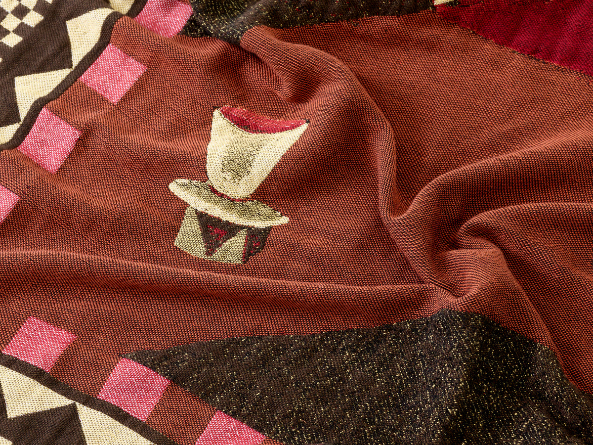 MOMENTO JH46 bedspread in burgundy with cream