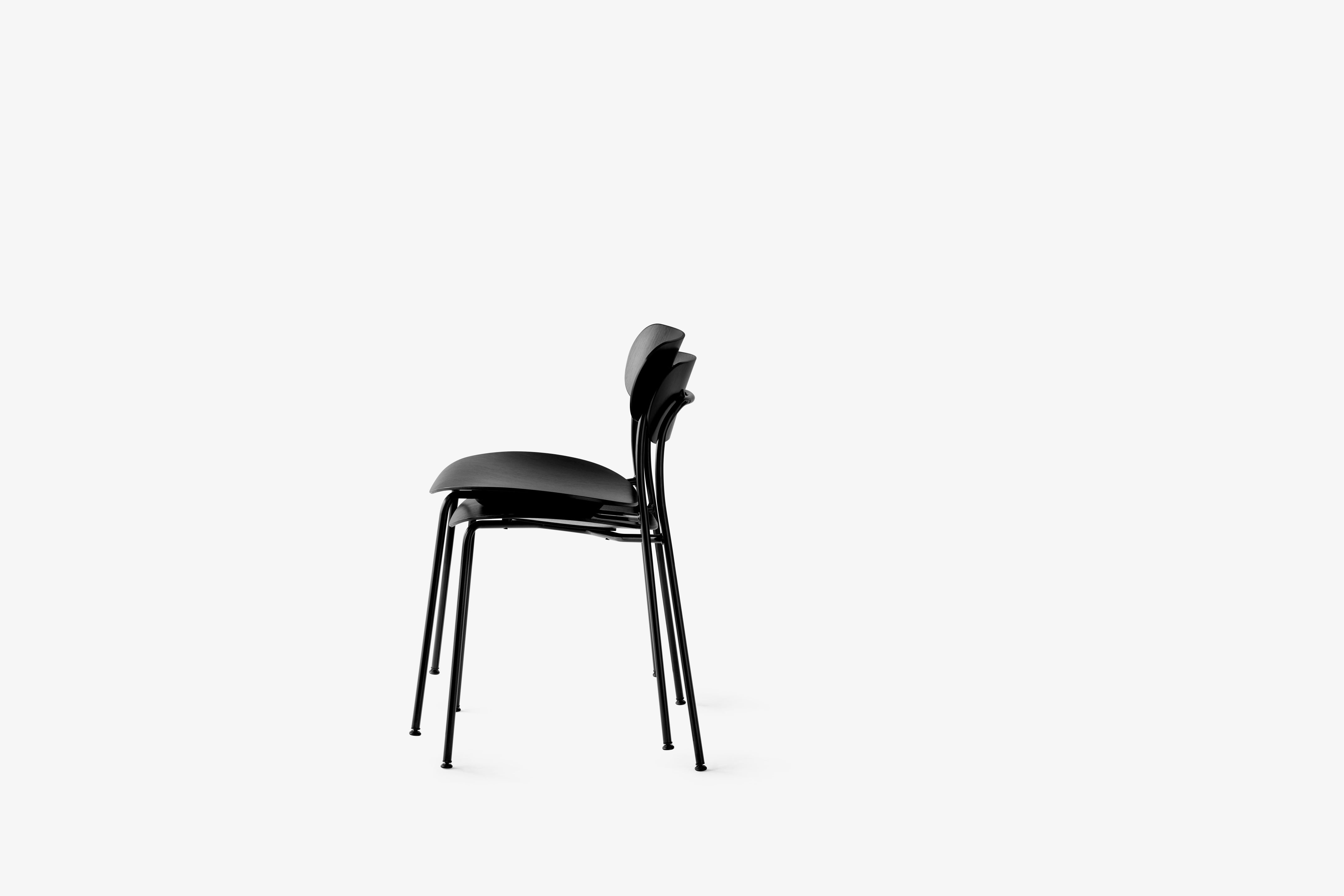 PAVILION AV1 Chair in Black Lacquered Oak with Black Base