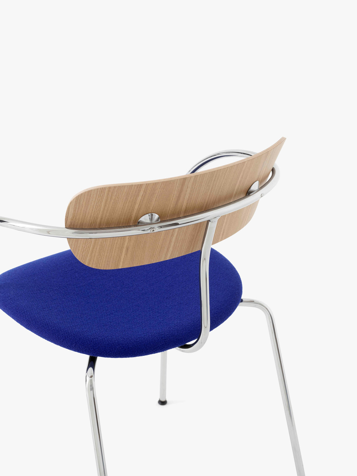 PAVILION AV4 Chair in lacquered oak with an upholstered seat and chrome base
