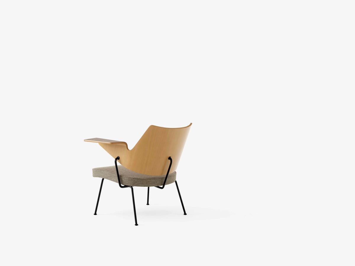 RFH RD8 Armchair upholstered with wood and black base