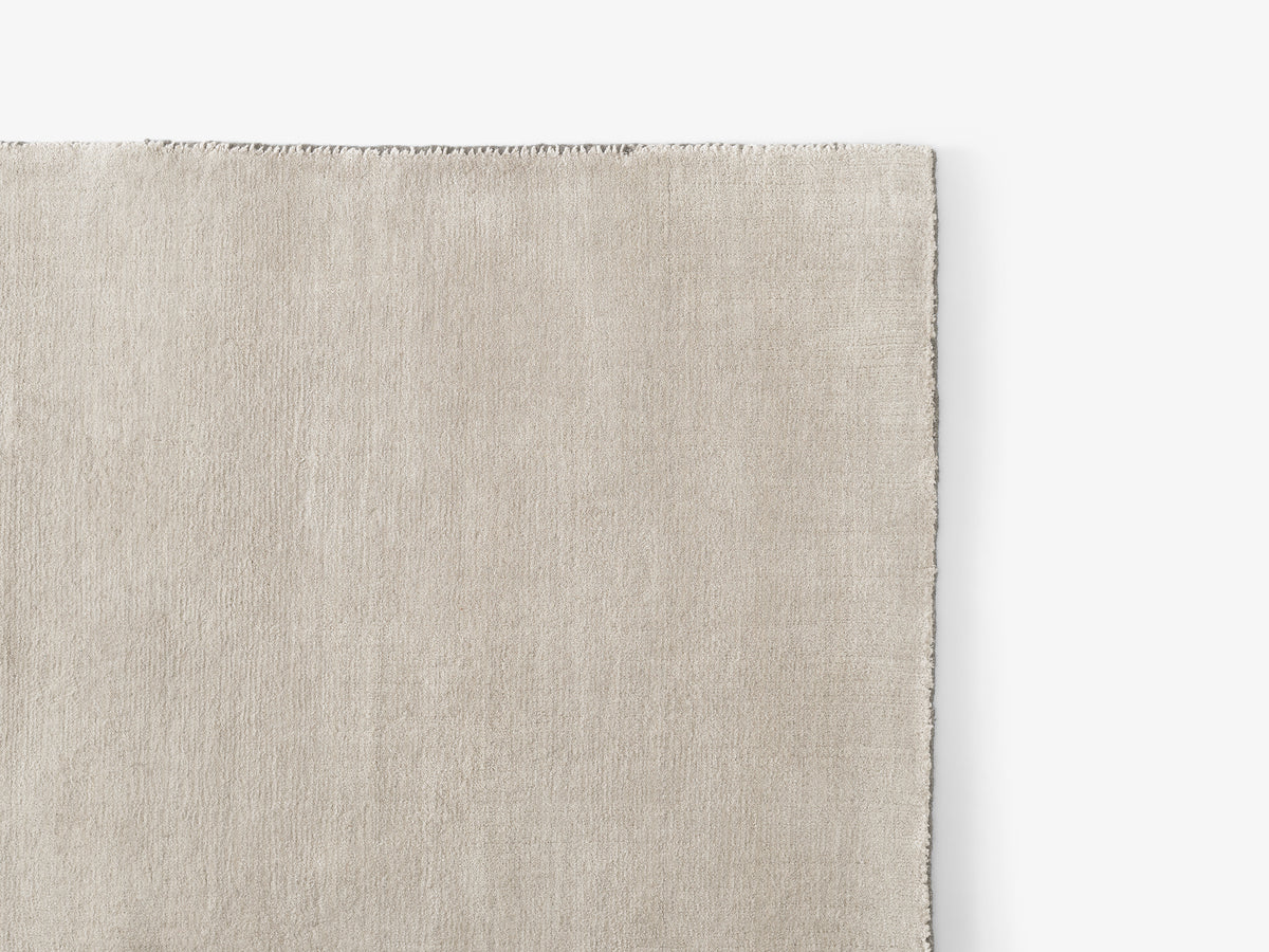 THE MOOR Beige Rug