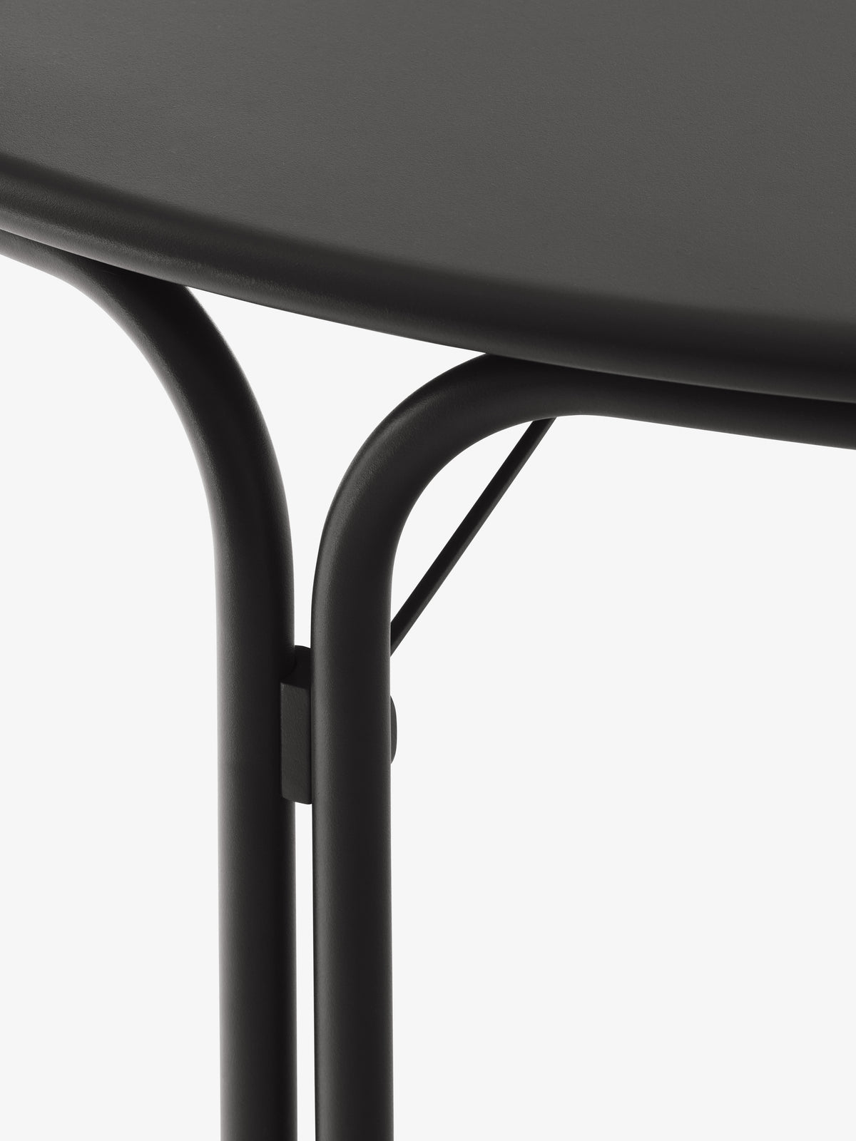 Thorvald SC98 Black Outdoor Round Table