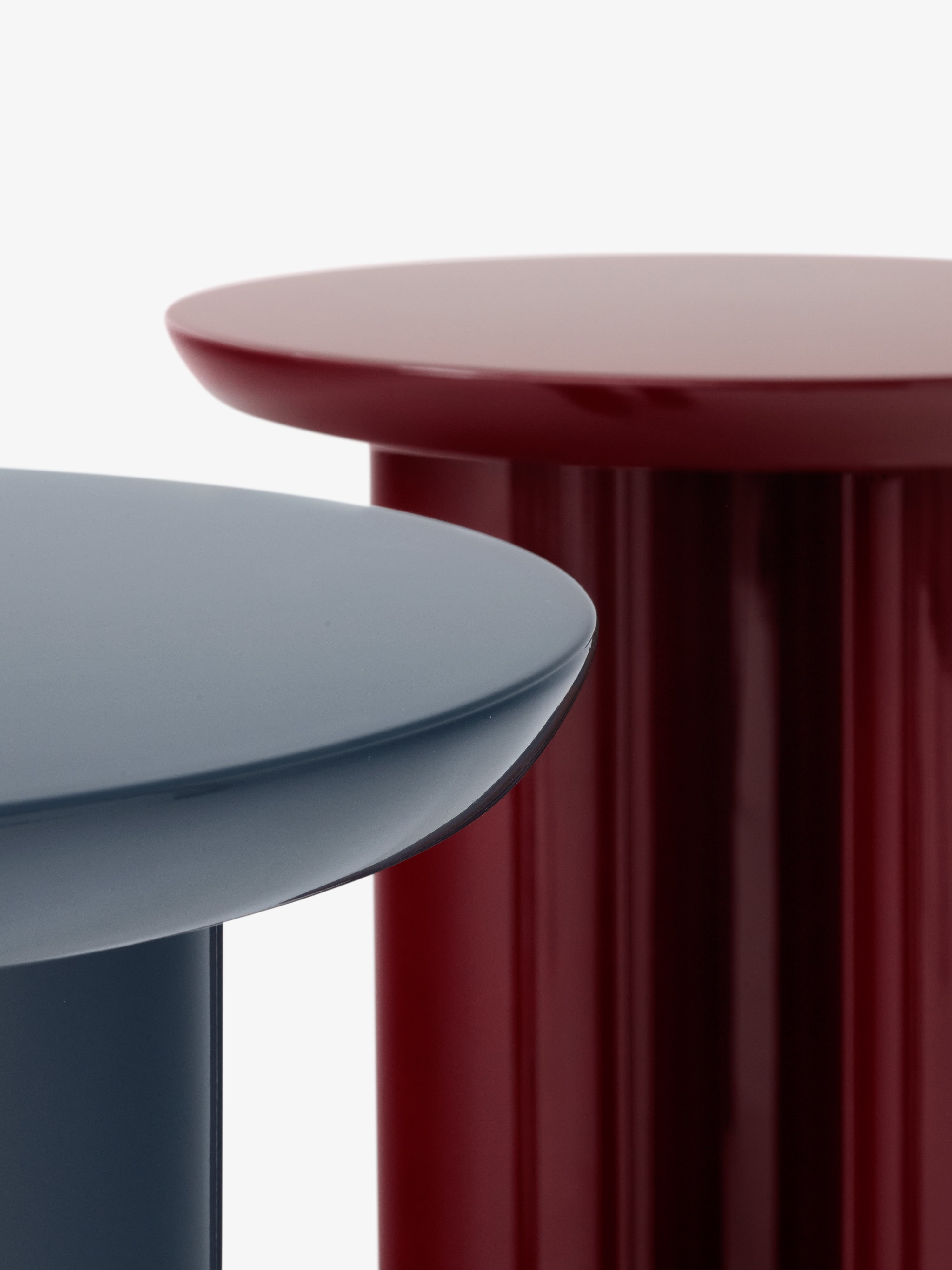 TUNG JA3 Side Table in Burgundy