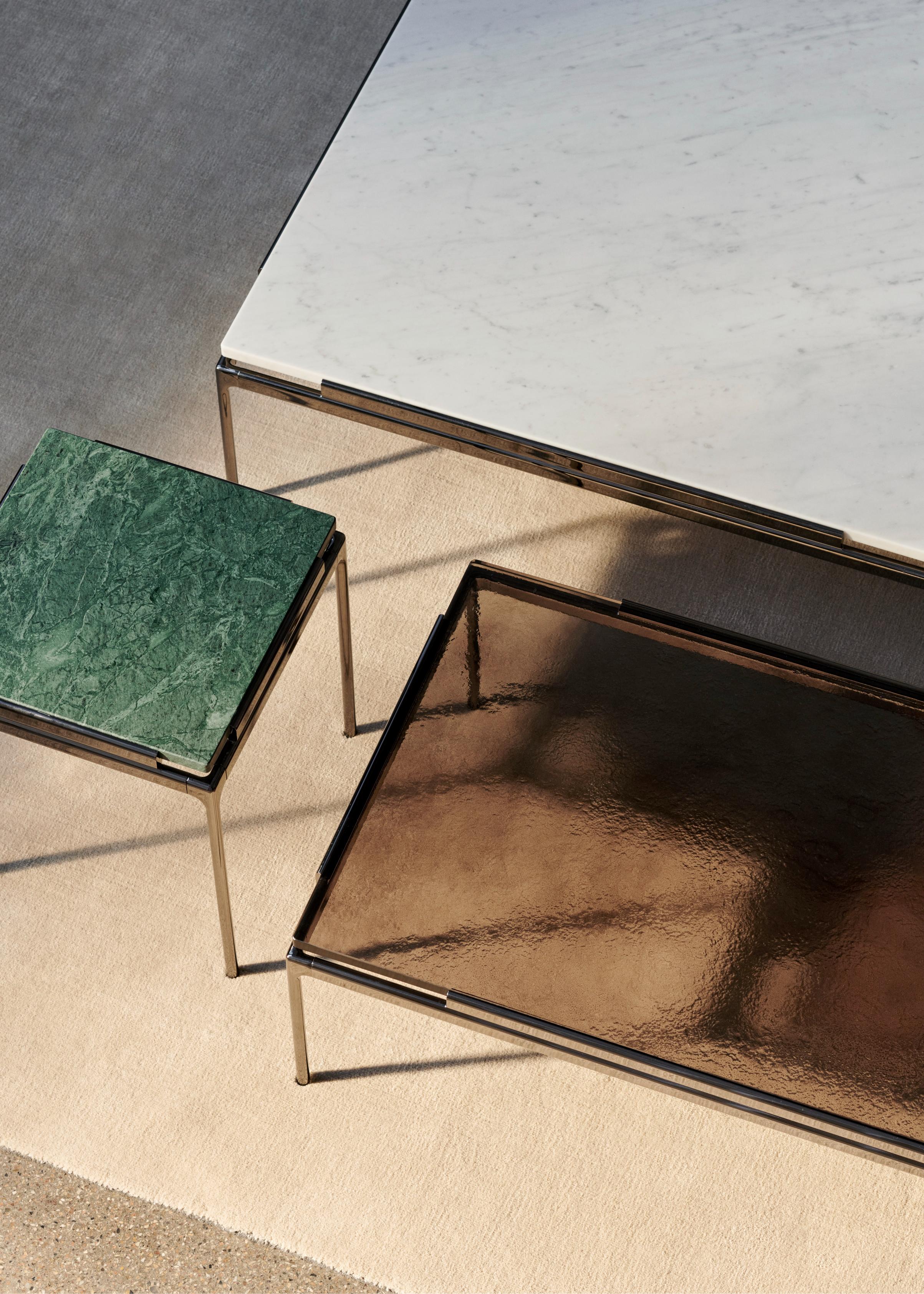 SETT LN12 coffee table with a white marble top and chrome base