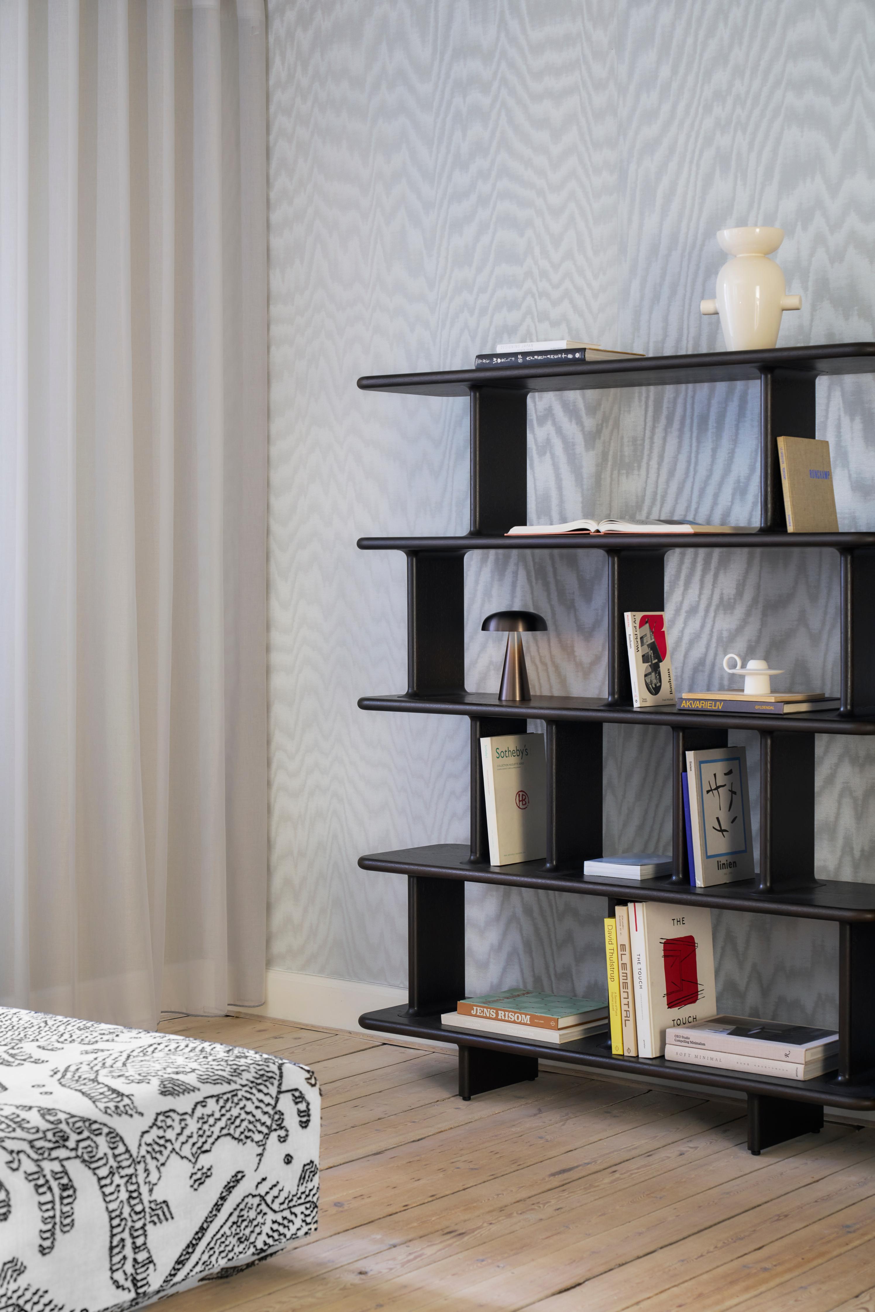 Archivo JH45 Shelf in Dark Oak