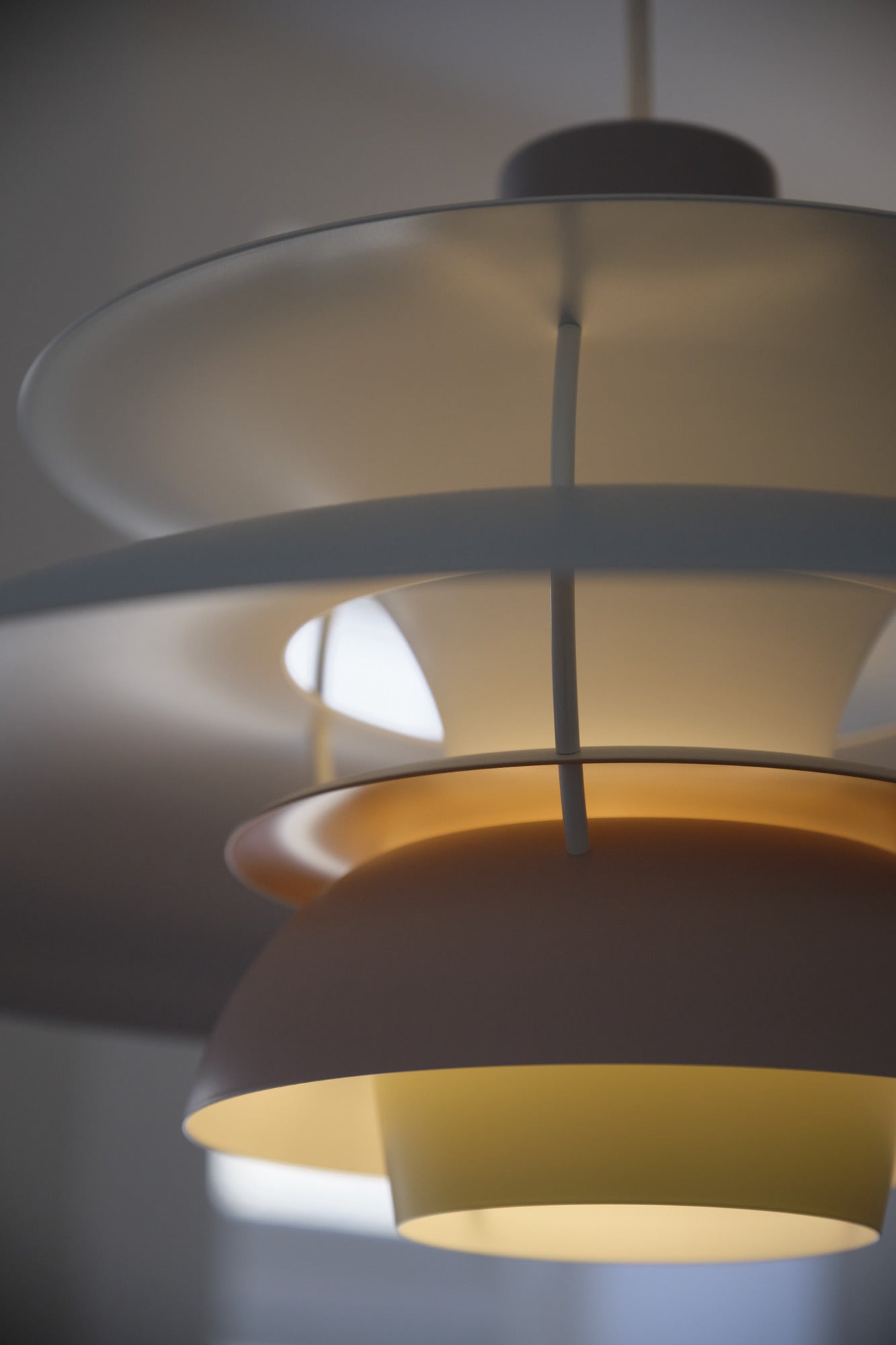 Lampa wisząca PH 5 pastelowy ostrygowy z błękitnym i różowym