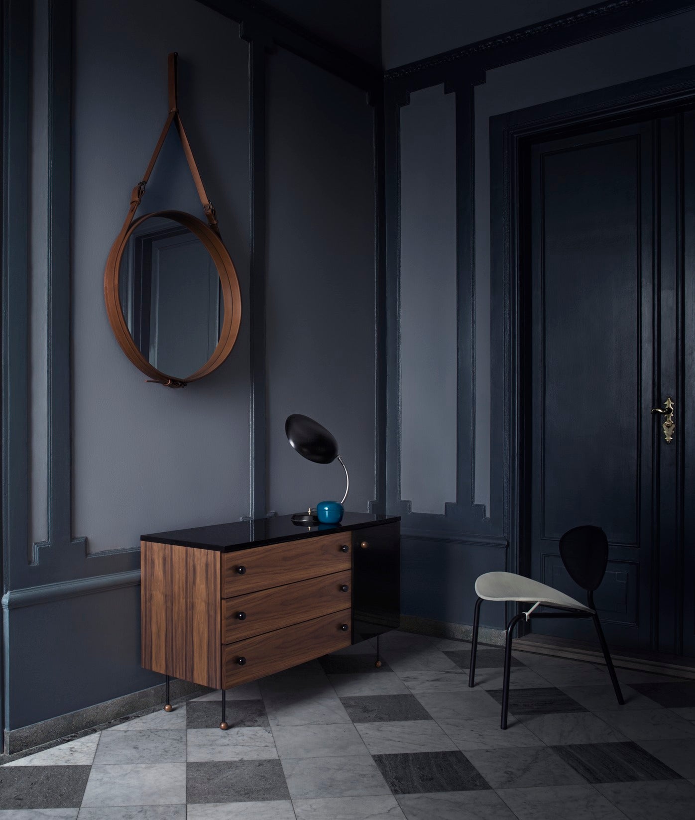 Kommode 62 in Nussbaum furniert