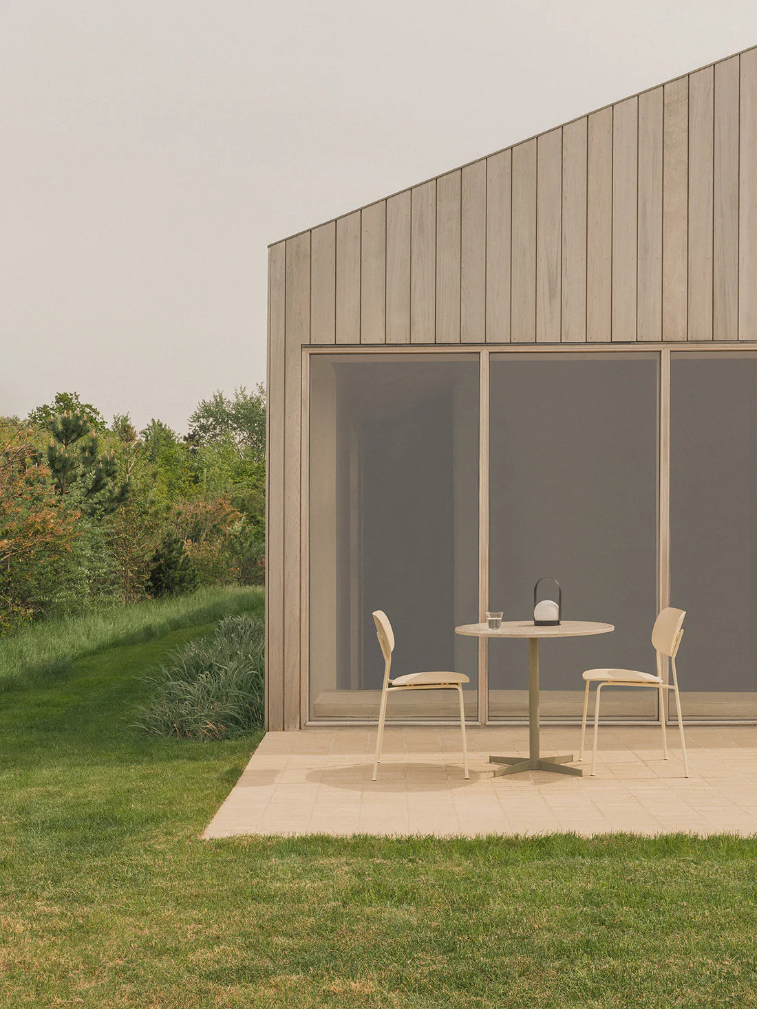 NOOK coffee table white marble with cream base