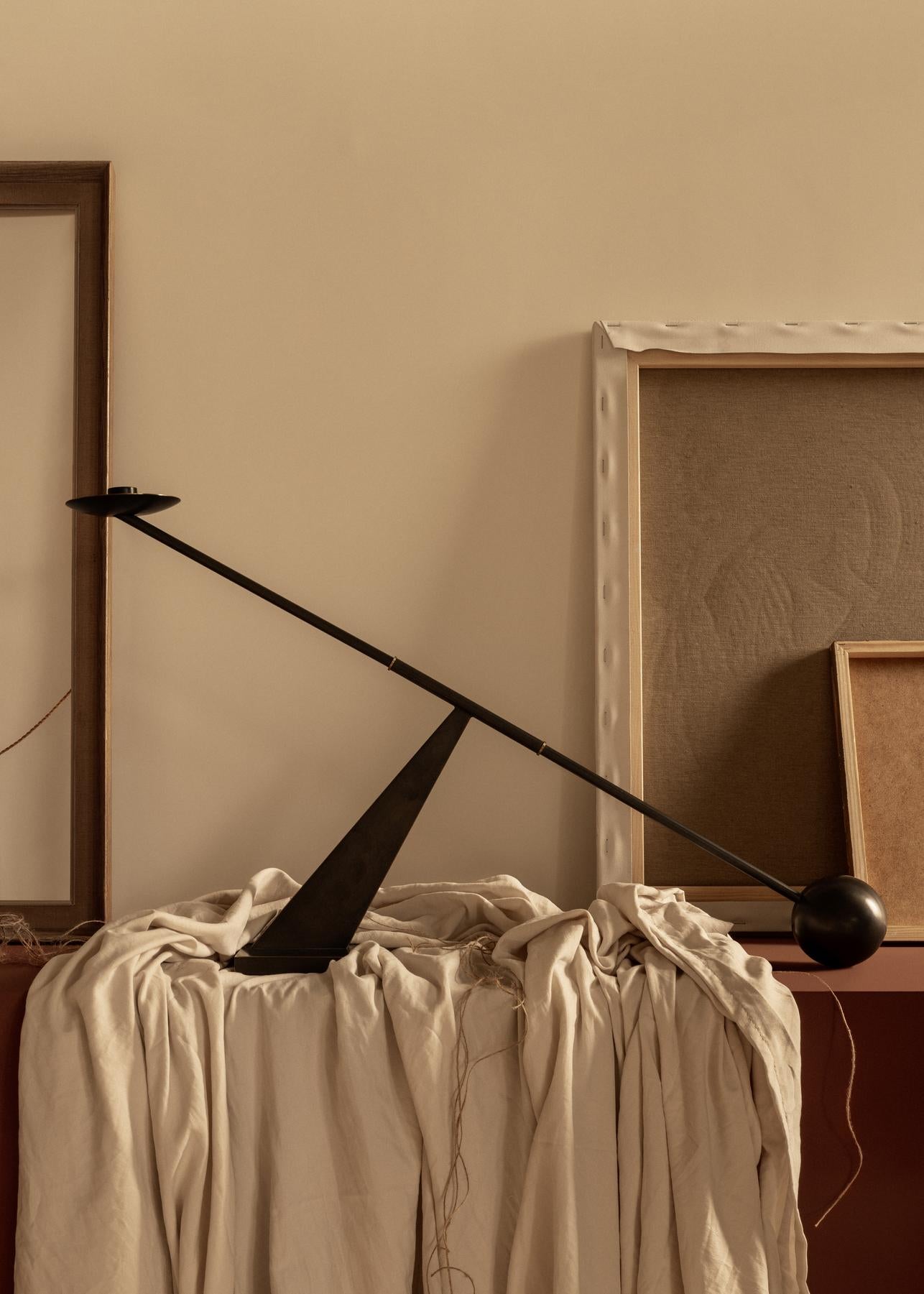 Świecznik INTERCONNECT brązowany mosiądz