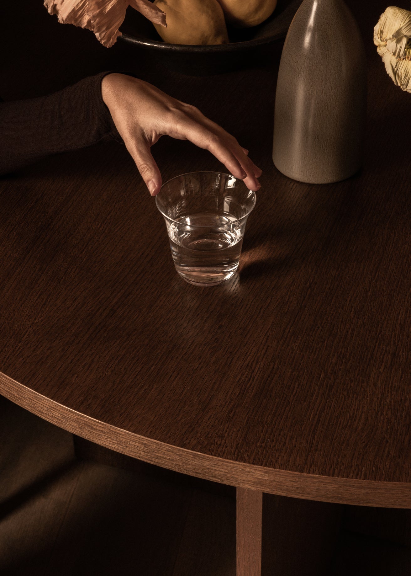 ANDROGYNE Round Table Dark Oak Wood