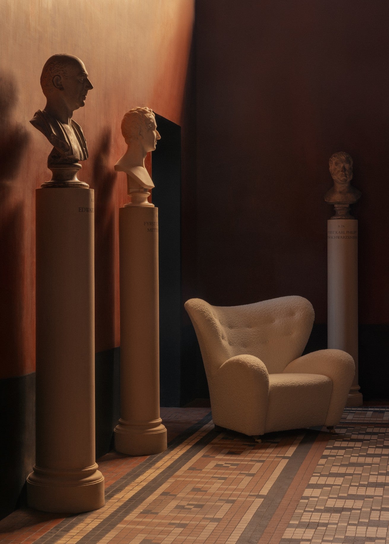 Sessel DER MÜDE MANN beige