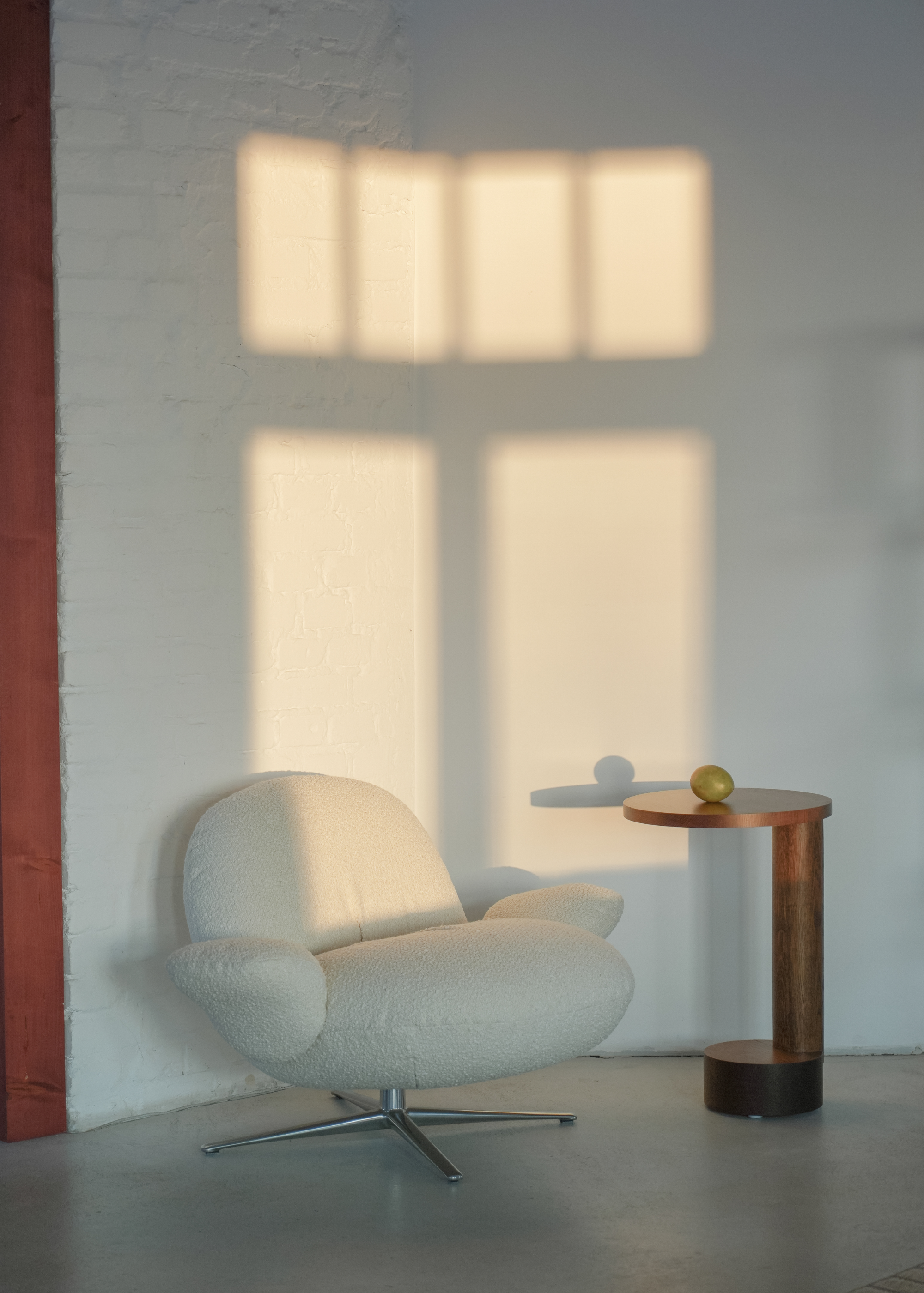 BAOZA Armchair in Brown with Aluminum Base