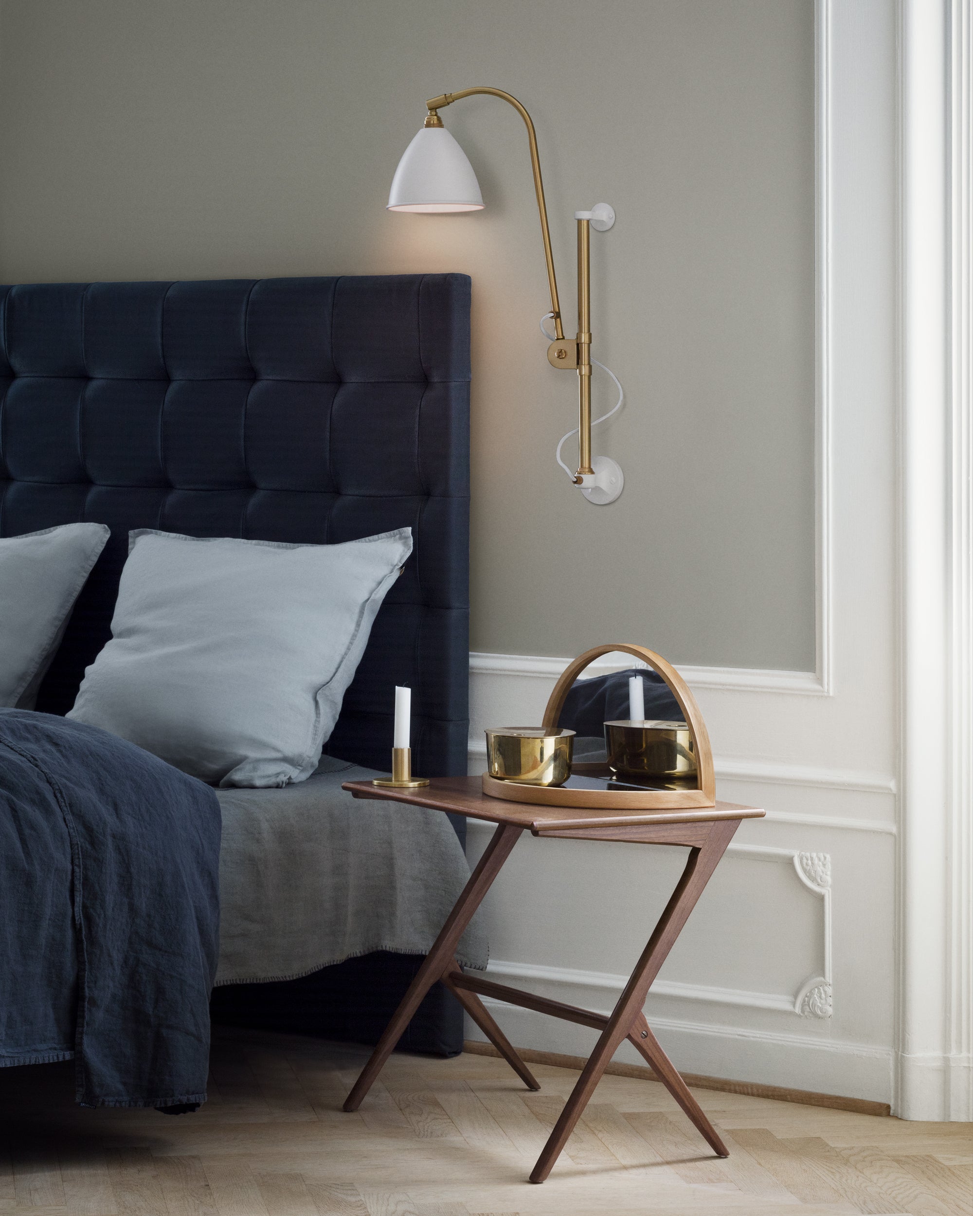 BESTLITE BL5 Wall Lamp in Black with Cream Shade
