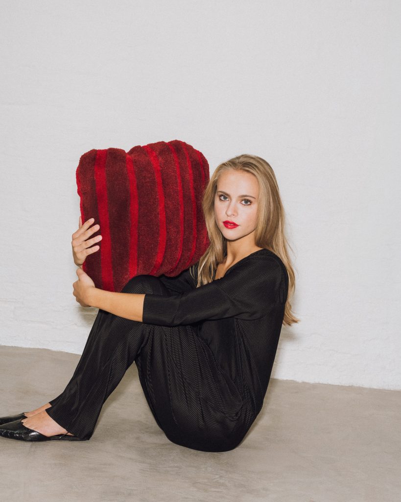 BONBON decorative pillow red