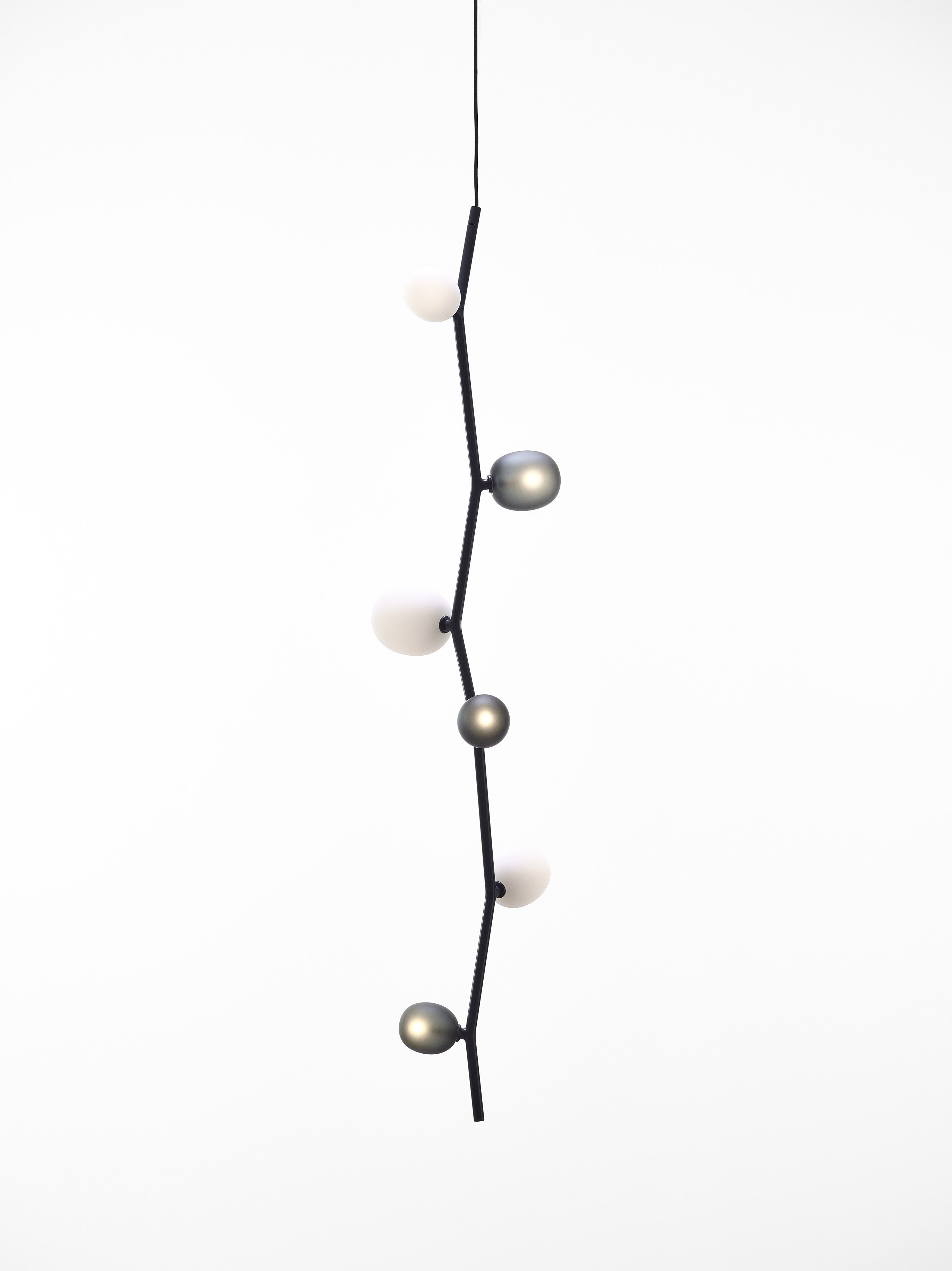 Efeu -Hanglampe - vertikales Mattglas