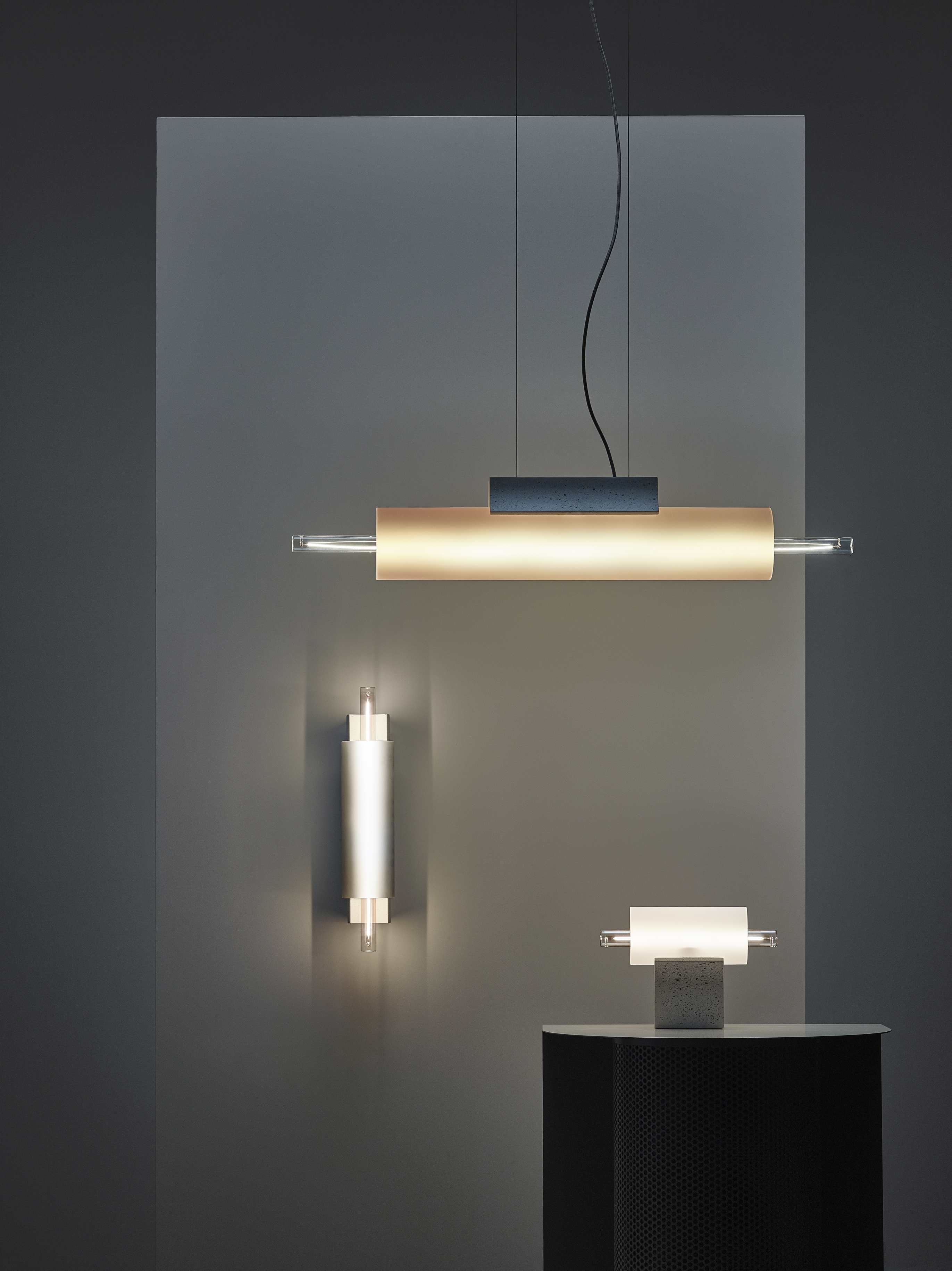 Overlay concrete wall lamp