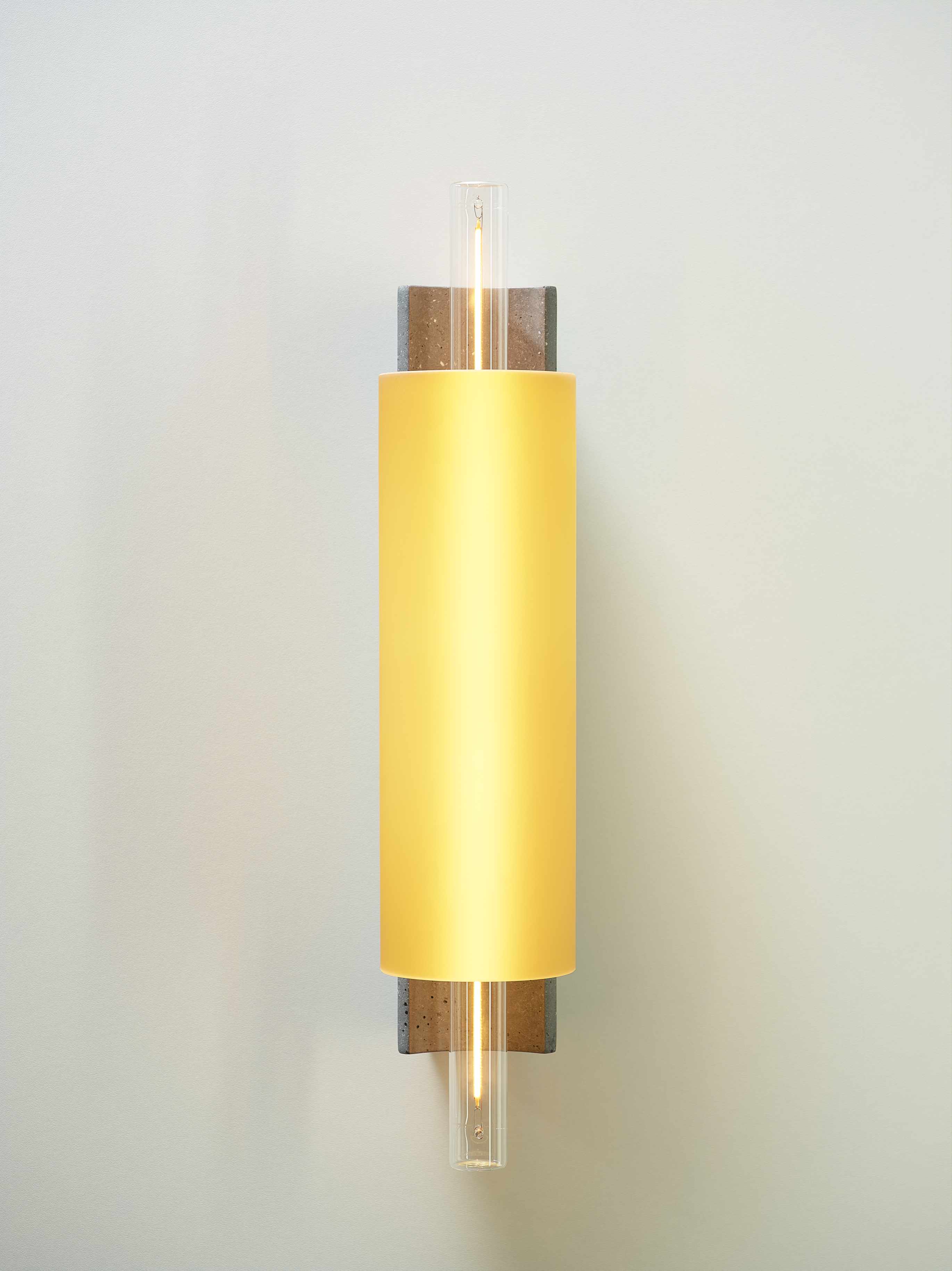 Overlay concrete wall lamp