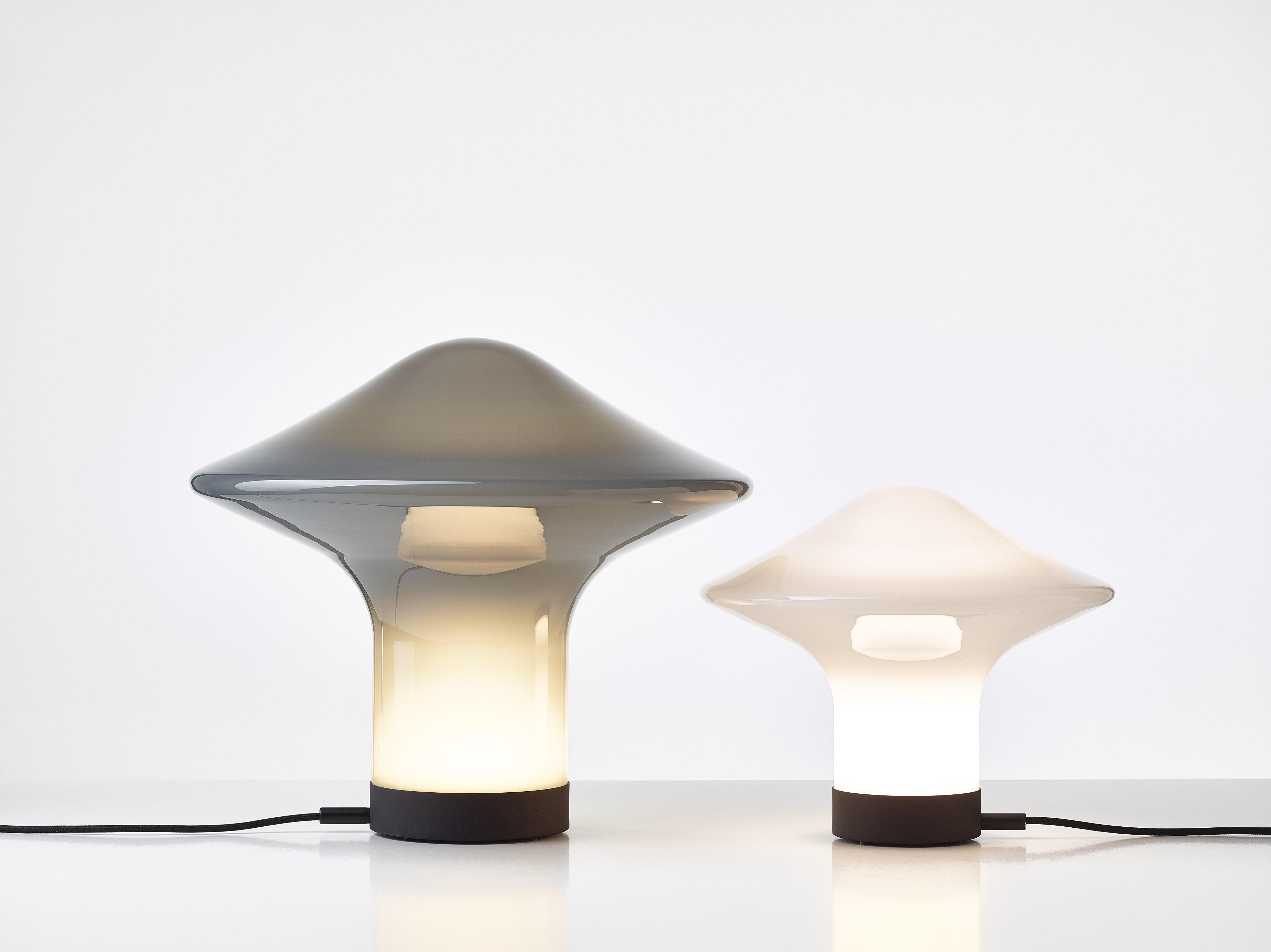 TROTTEL TABLE LAMP INFORMATED GLASS