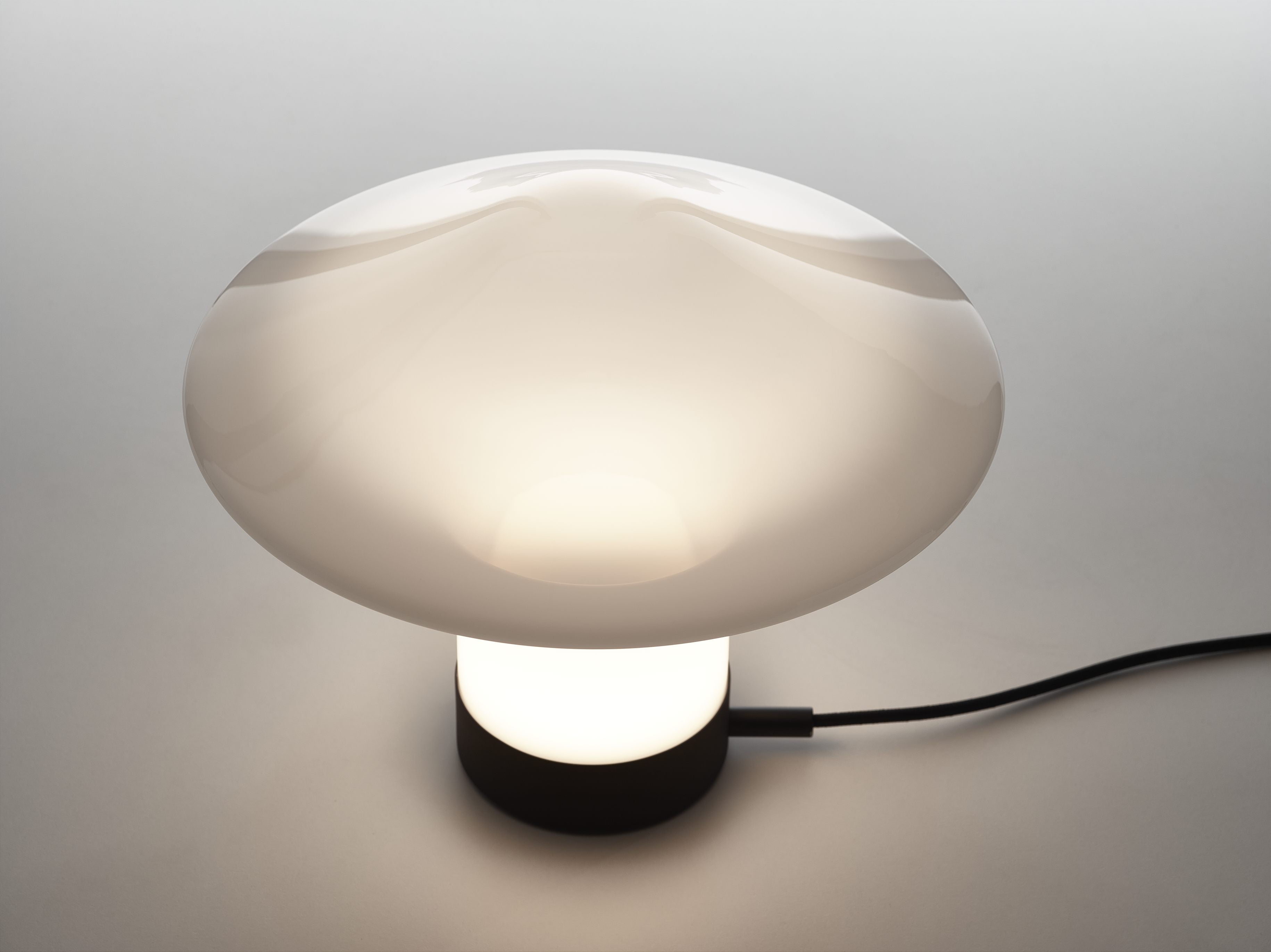 TROTTEL TABLE LAMP INFORMATED GLASS