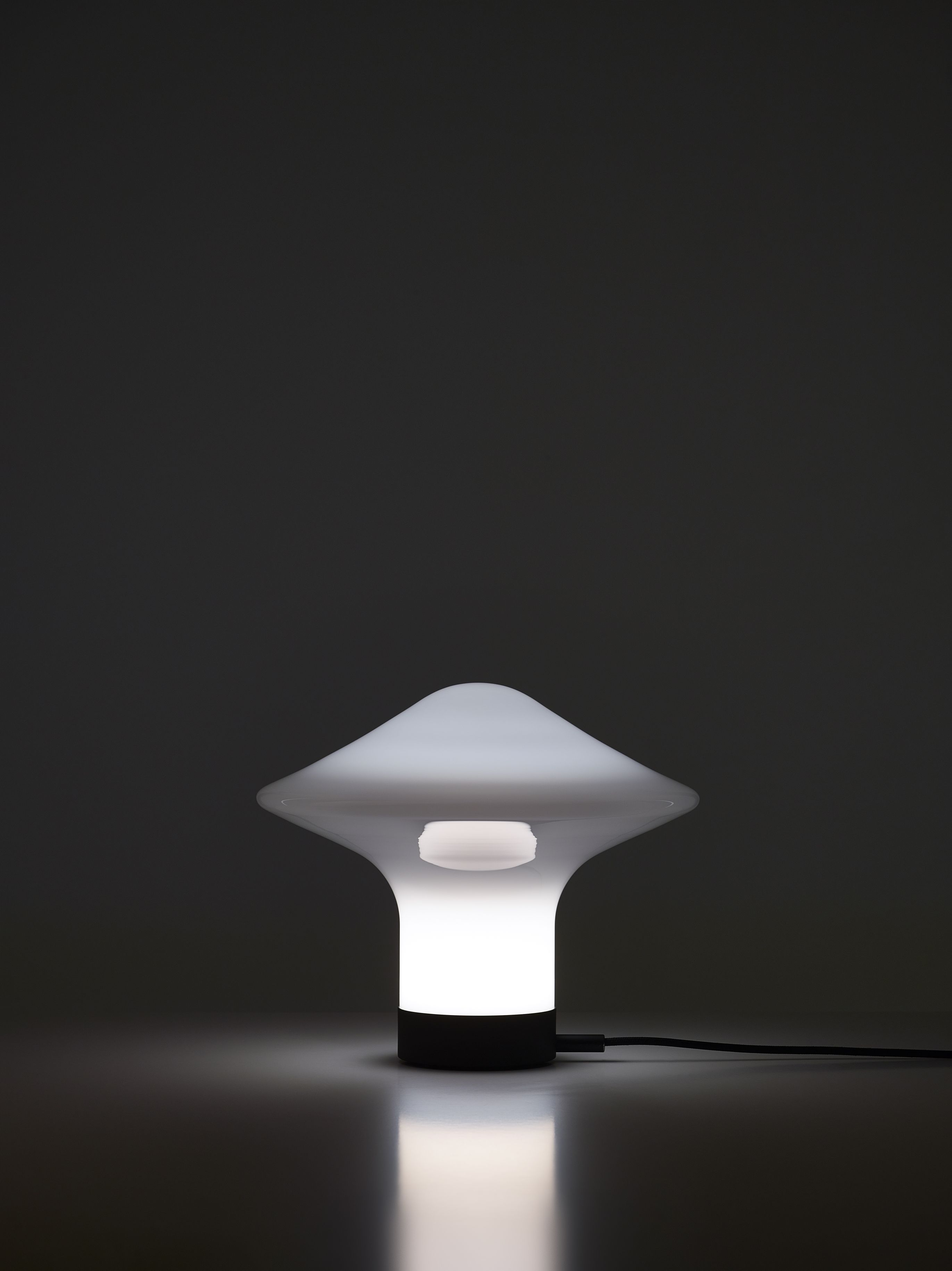 TROTTEL TABLE LAMP INFORMATED GLASS