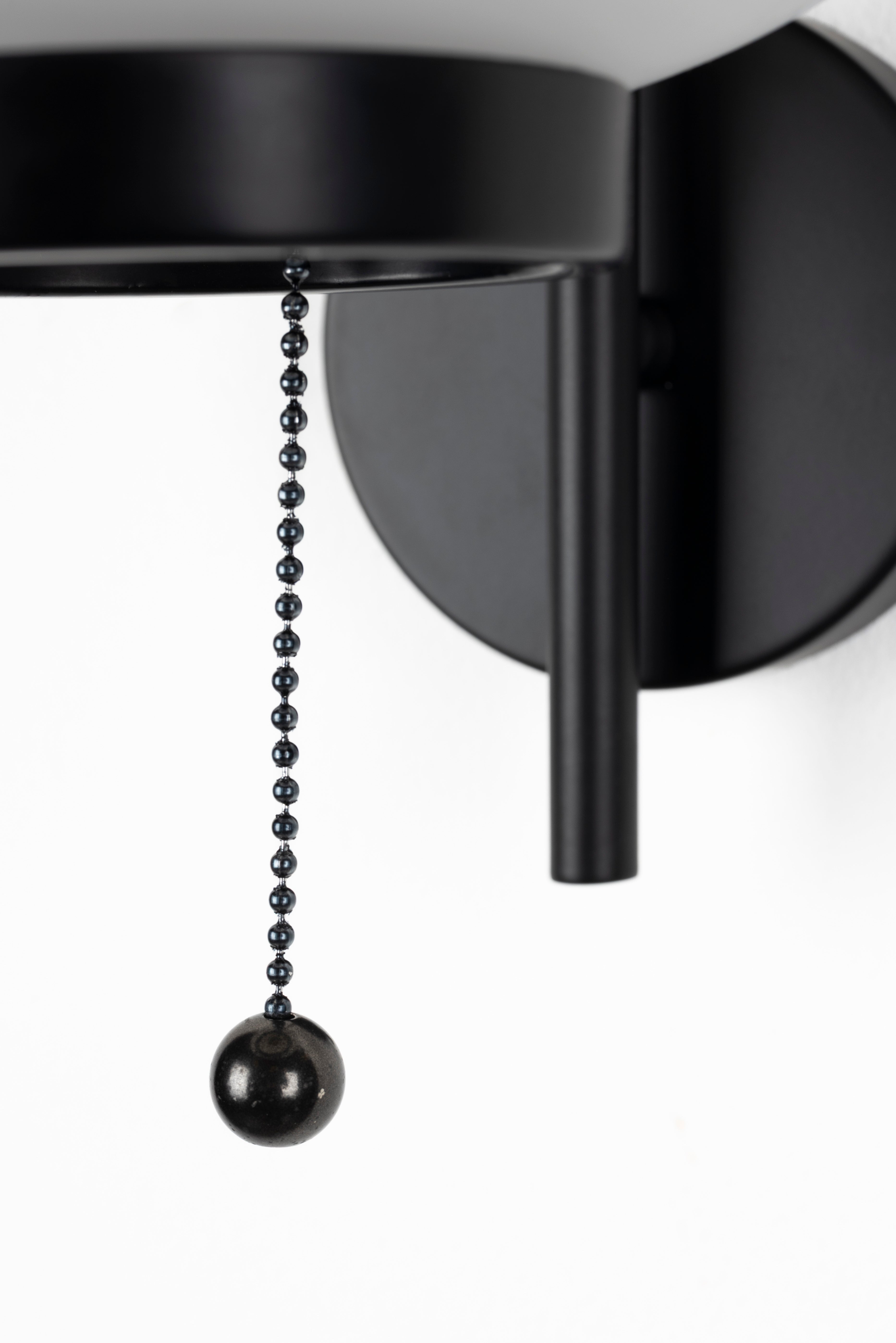 BUMBLE wall lamp in beige with black finish