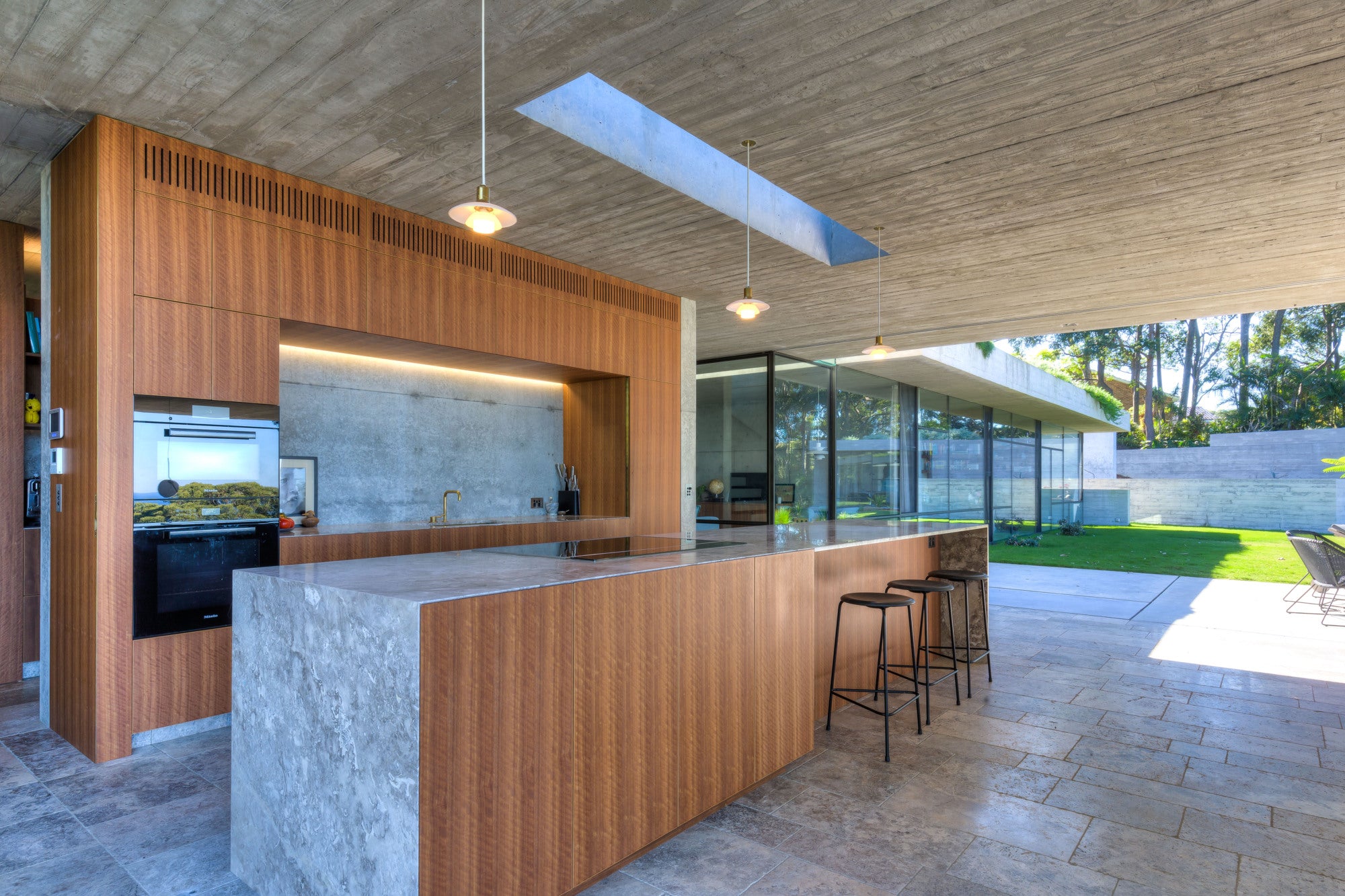 PH 2/1 pendant lamp white with brass finish