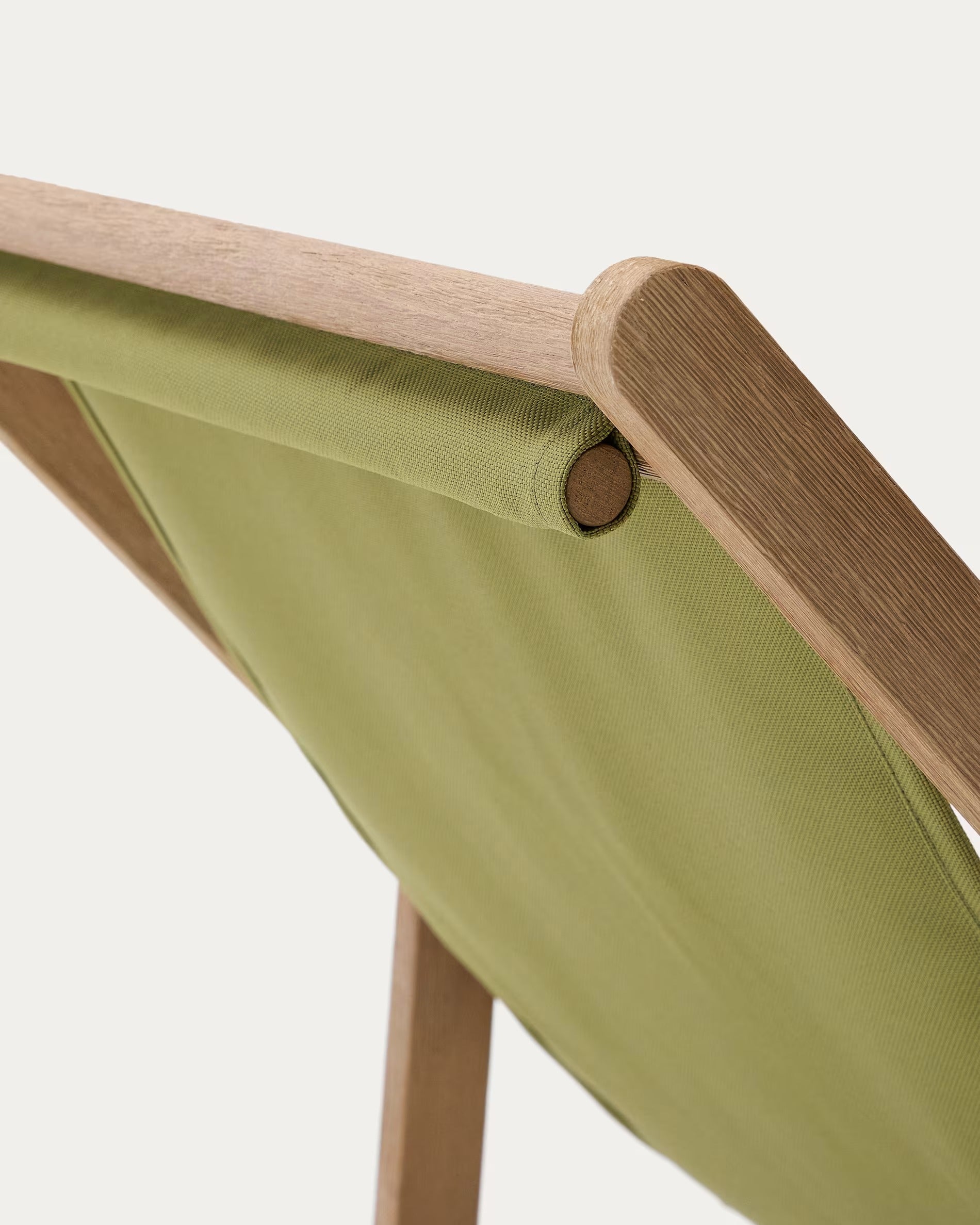 Vilara Green deckchair with an acacia base