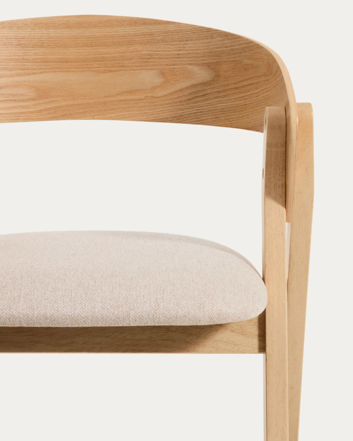 GODIA Bar Stool in Beige Chenille with a Veneered Oak Base