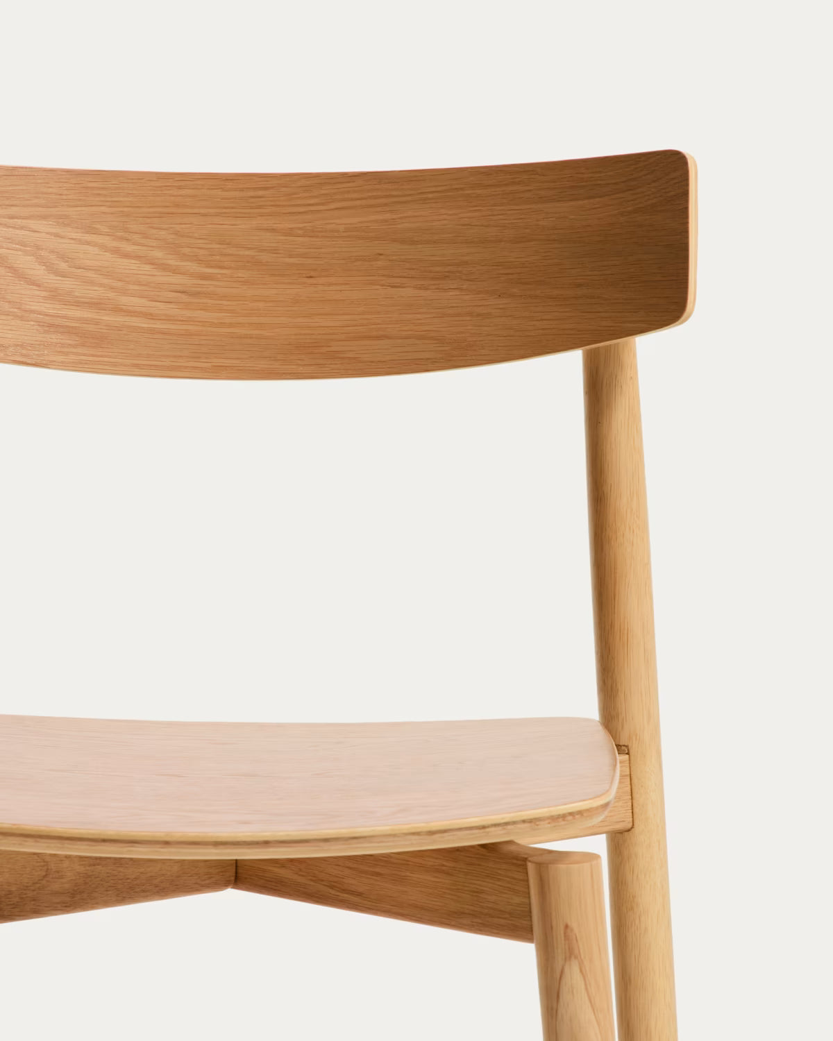 EVERA chair with oak veneer